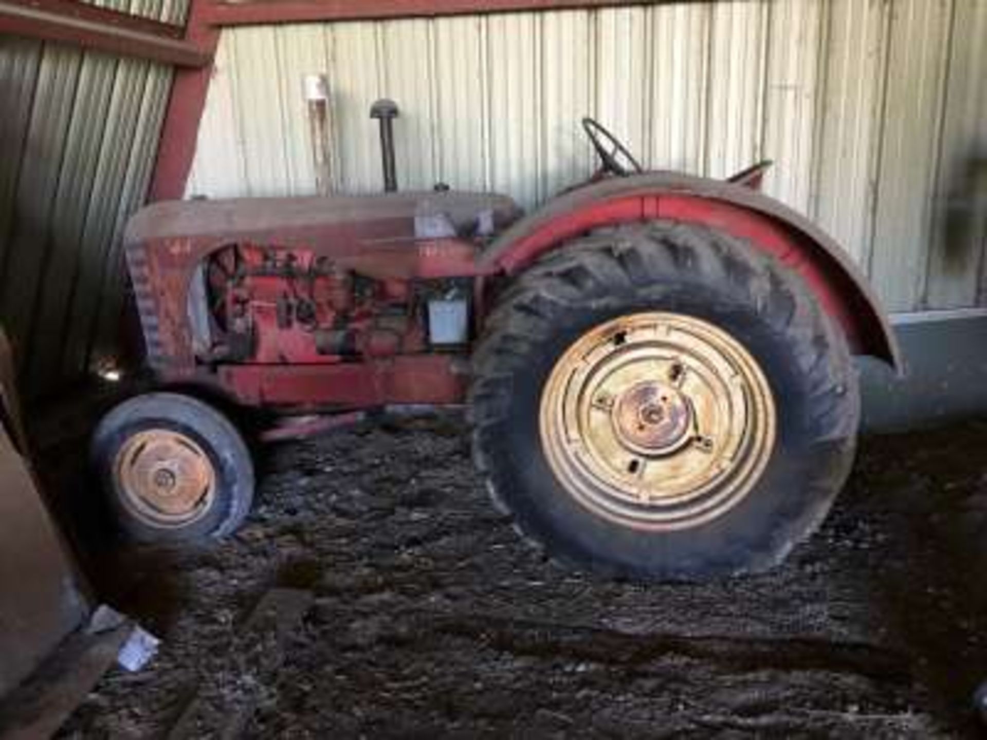 Massey 44 tractor, gas, tires(fair/good), tin(good), s/n 44GS12286