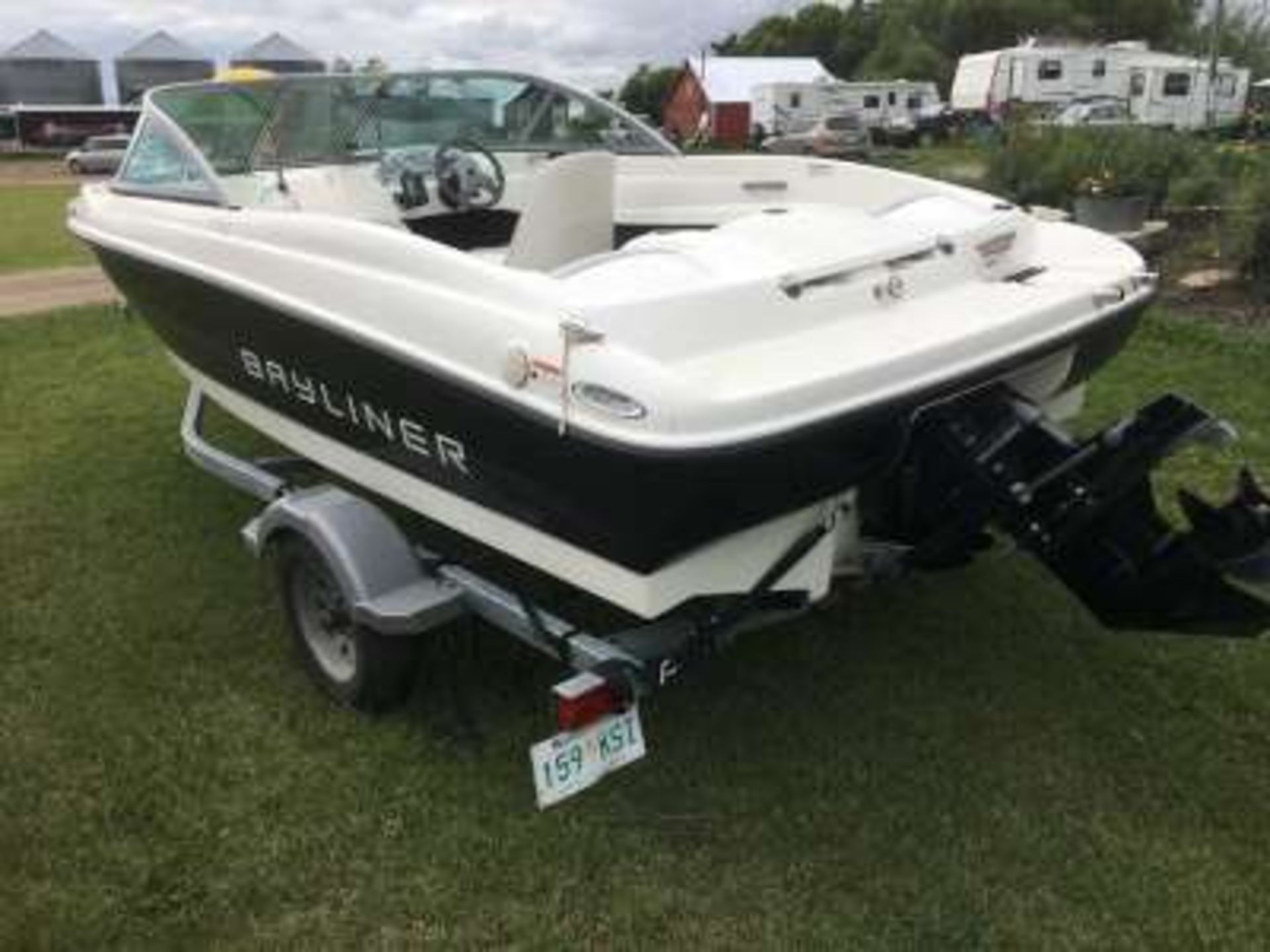 2010 Bayliner 17ft boat & trailer w/cover, inboard 135hp Merc. - Image 2 of 7