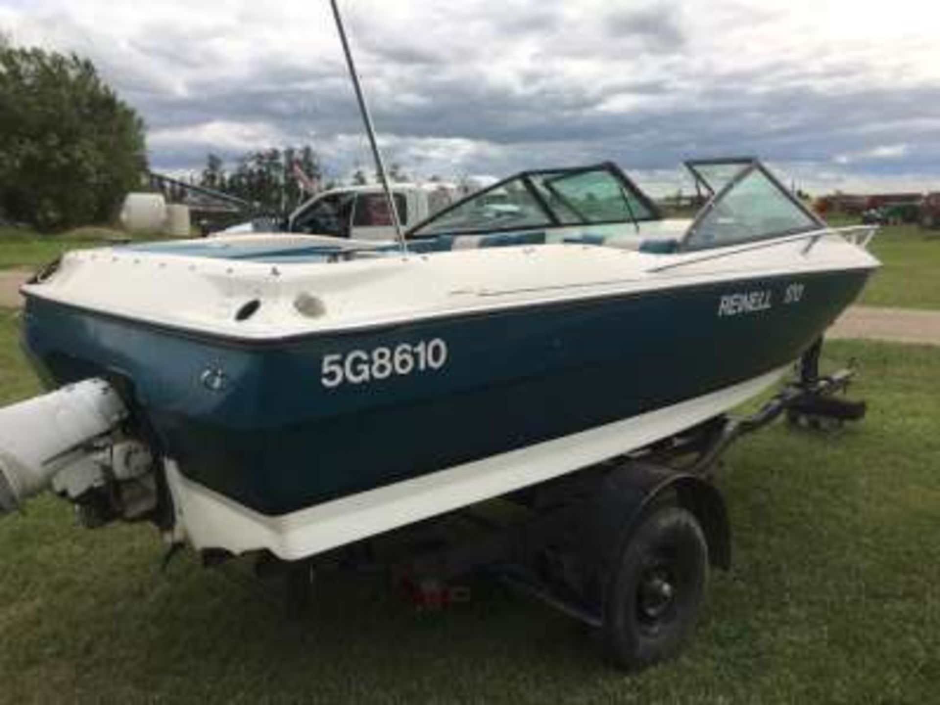 1968 17ft Reinell boat & trailer w/cover, inboard 120hp OMC - Image 3 of 5