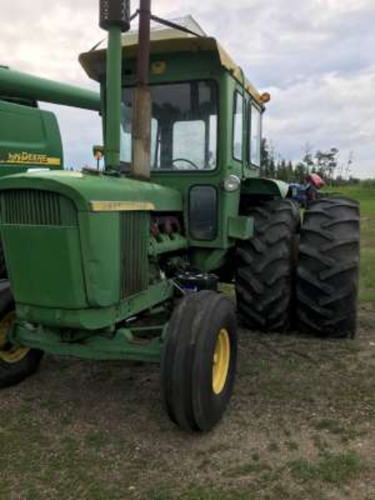 1964-65? JD 5020 tractor, dsl,cab,24.5x32 tires w/duals, 2hyds, pto, s/n T323R013202R - Image 5 of 5