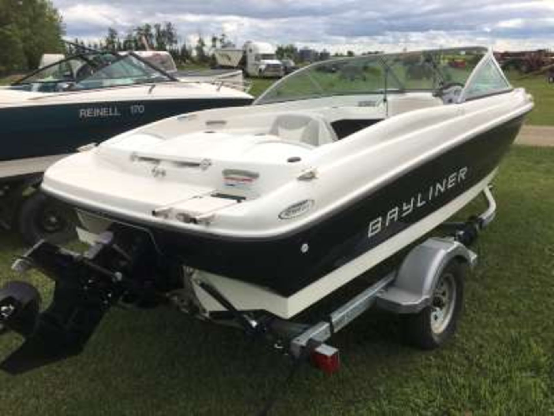 2010 Bayliner 17ft boat & trailer w/cover, inboard 135hp Merc. - Image 3 of 7