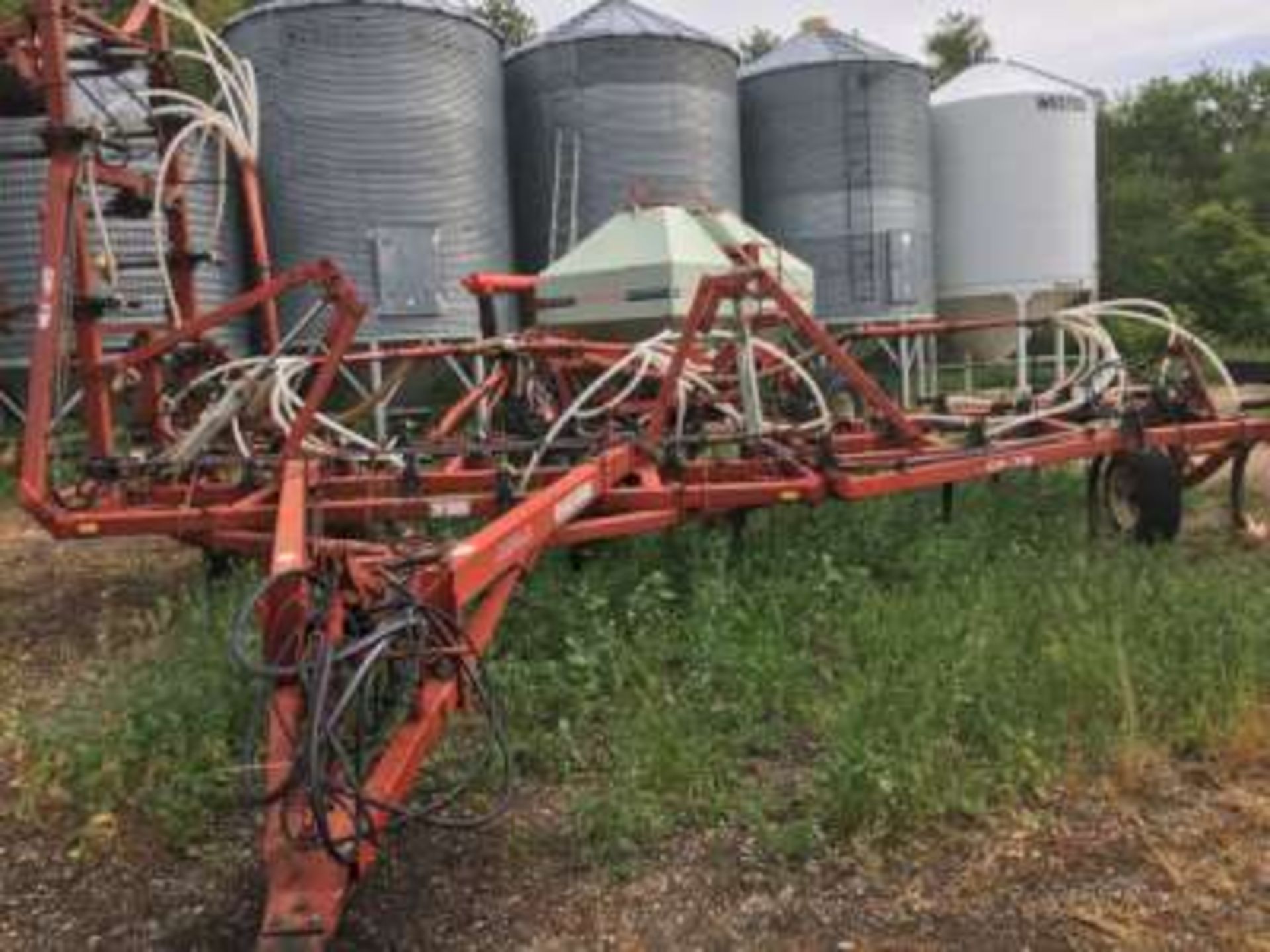 Morris Magnum II CP-731 35ft Airseeder,12 in spacings, Degelman tine harrows, w/Morris 6180 Air