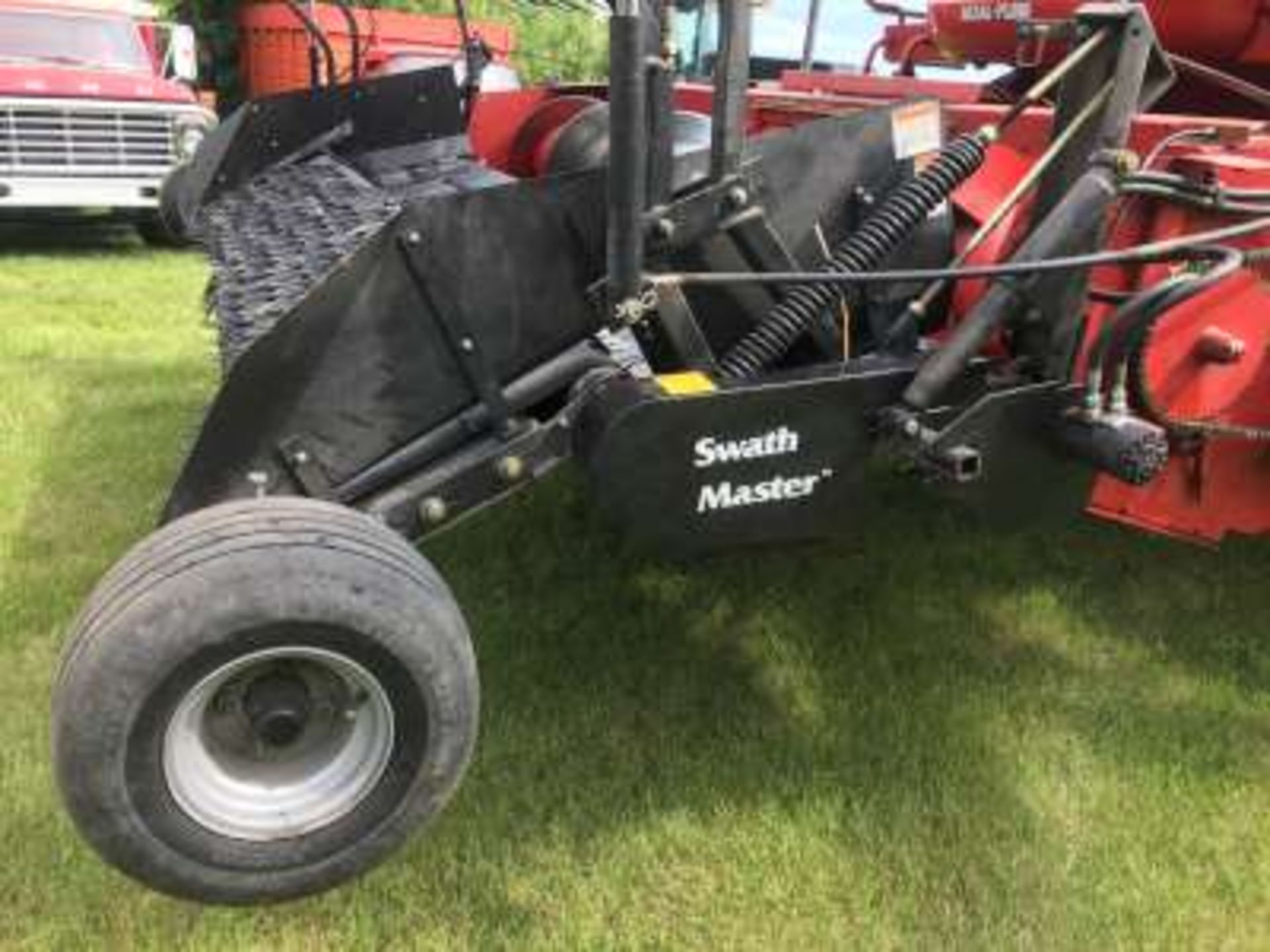 2002 Case IH2388 Axial Flow combine, cab, long unloading auger, 30.5x32 rubber, chaff spreaders, - Image 7 of 9