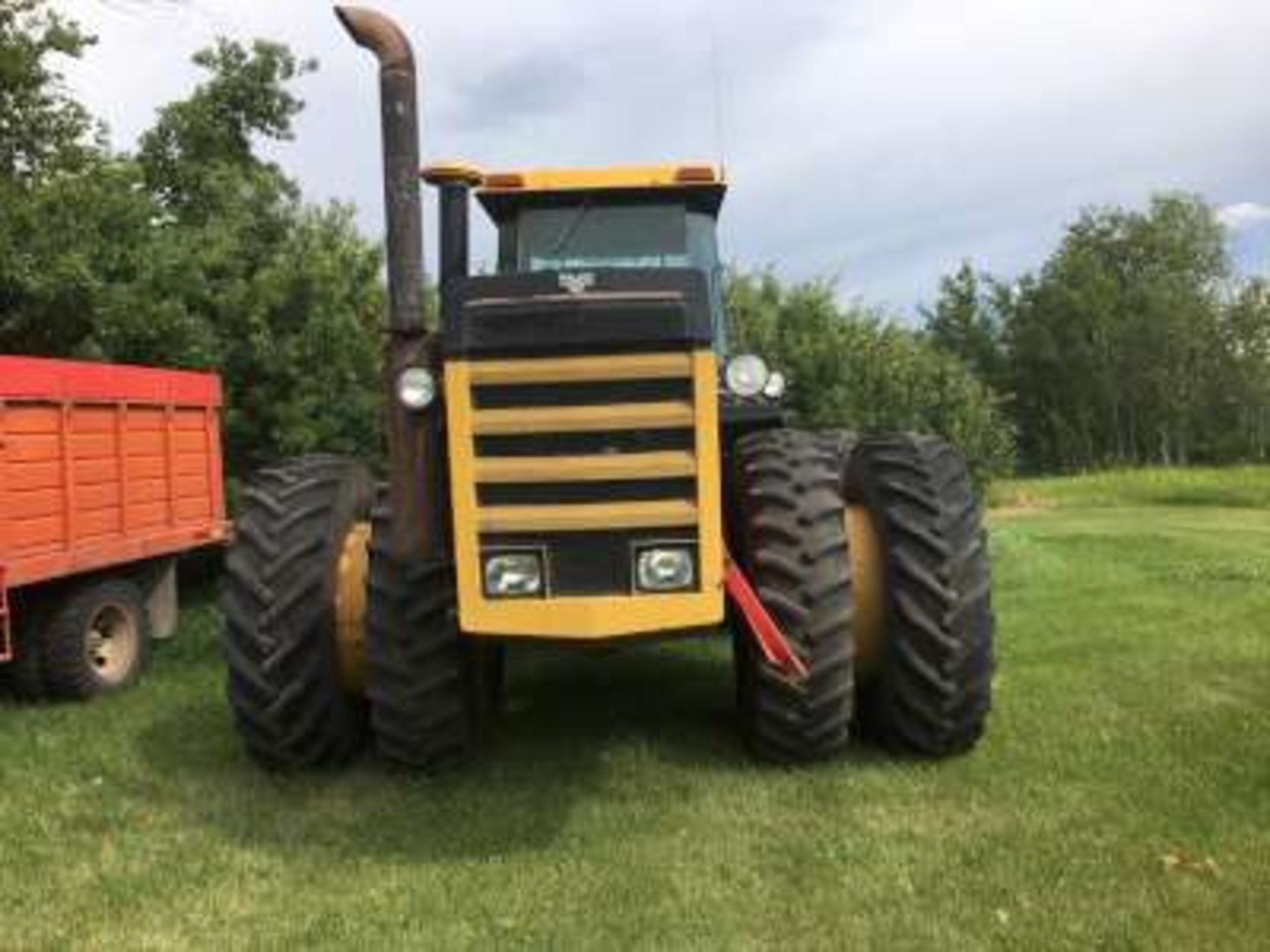 1985 Versatile 836 Designation 6- 4WD tractor, power shift, pto, 18.4x38 radial duals, 8281 hrs ( - Image 4 of 12