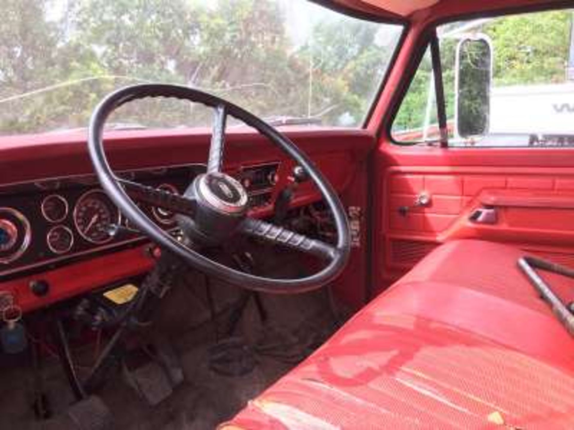 1976 Ford F600 3 Ton grain truck, 330 V8, 8x16ft steel box w/roll tarp, 5x2 trans, pto, 49270 - Image 7 of 8