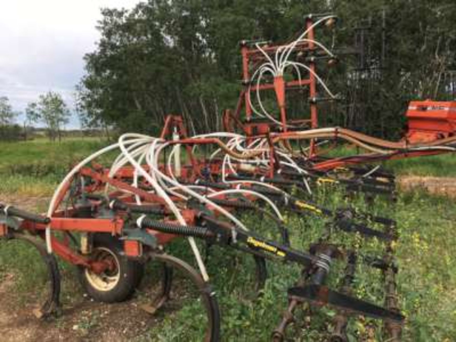 Morris Magnum II CP-731 35ft Airseeder,12 in spacings, Degelman tine harrows, w/Morris 6180 Air - Image 5 of 6