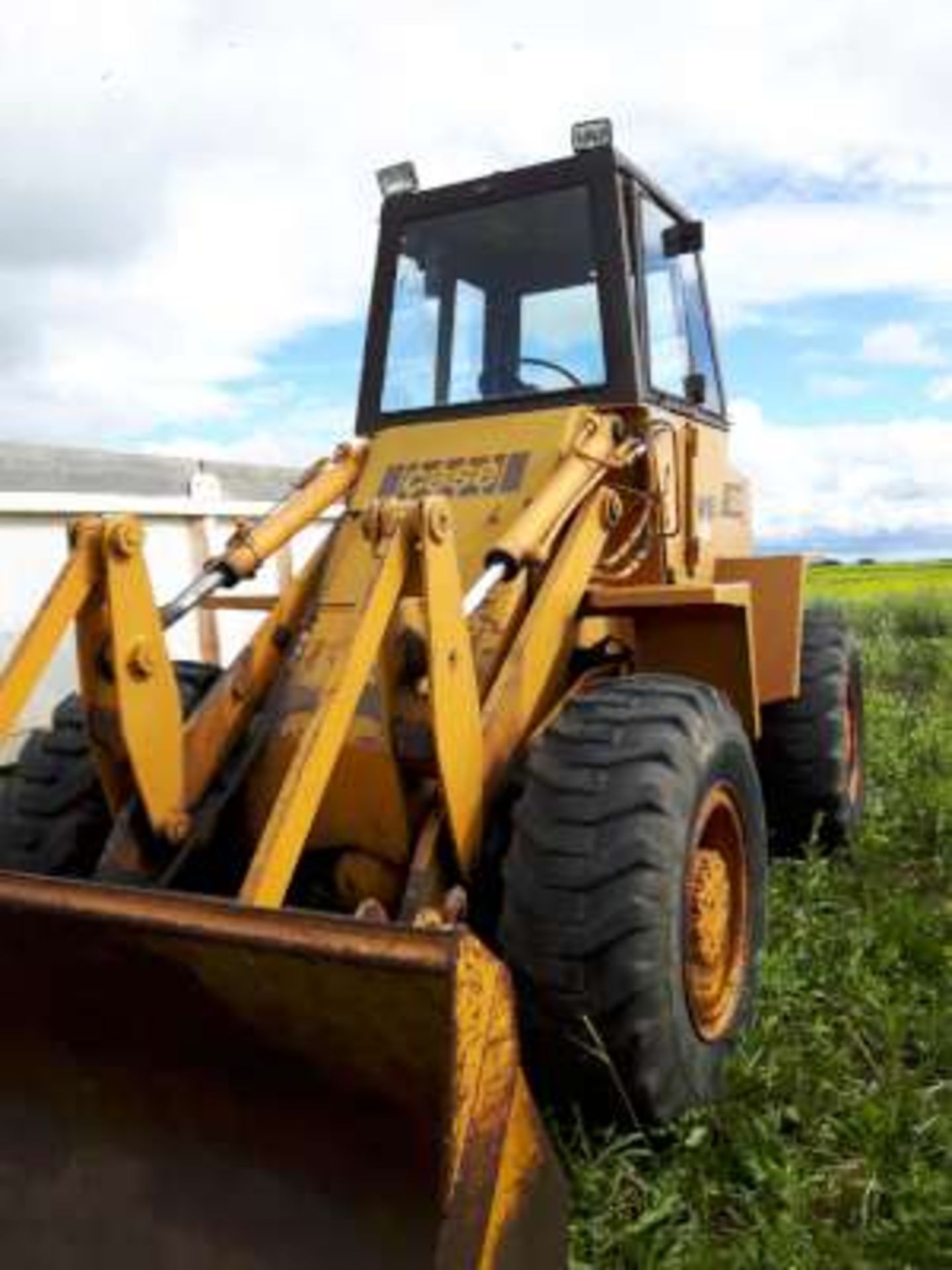 1974 Case W18 Payloader, 454 Case engine, hi/lo trans, shuttle shift w/2-2 ½ yd bucket - Bild 5 aus 8