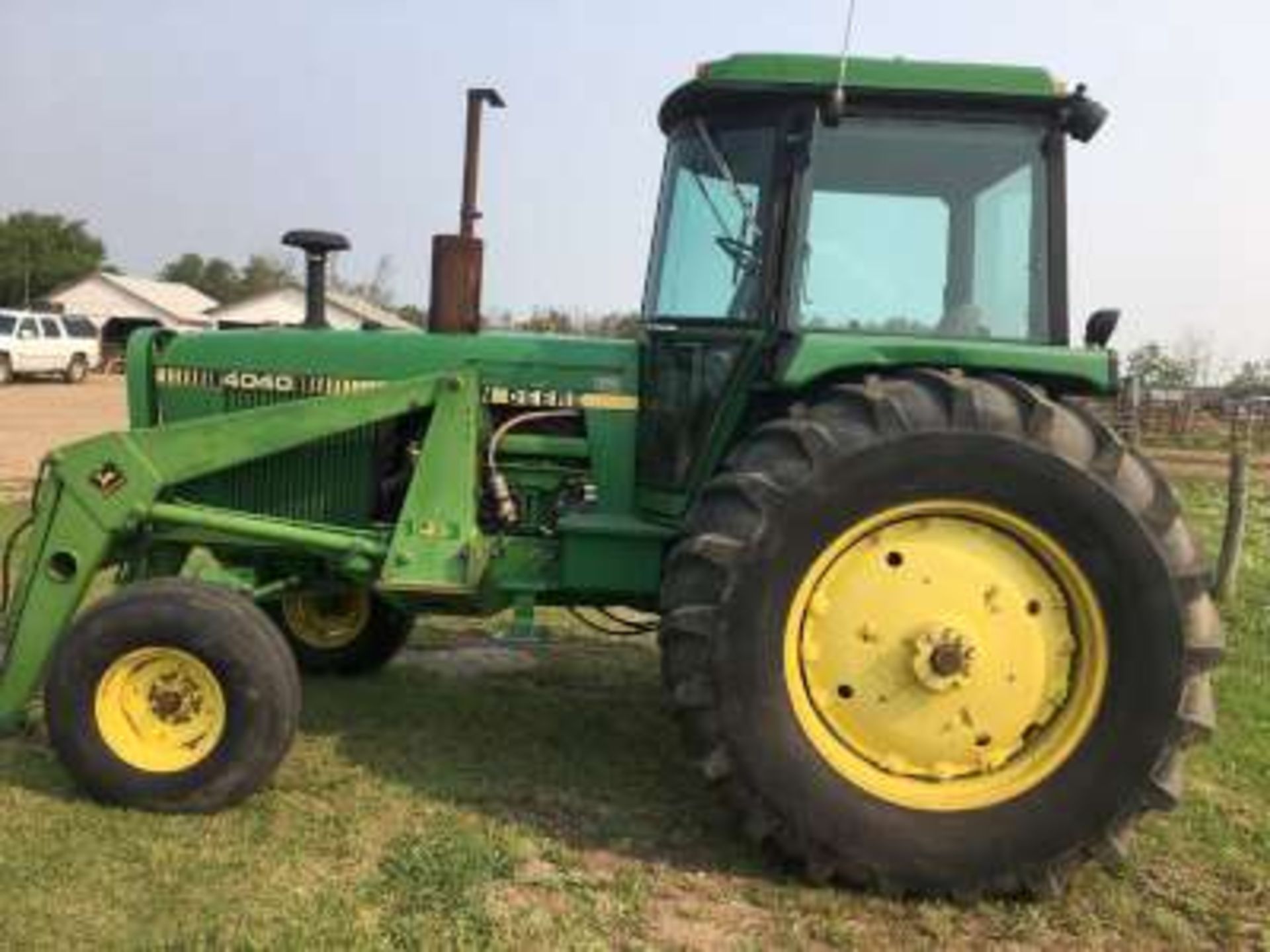 JD 4040 tractor, 5600hrs, 3pth, 3 hyds w/JD 148 FEL & Grapple, tires like new - Image 5 of 6
