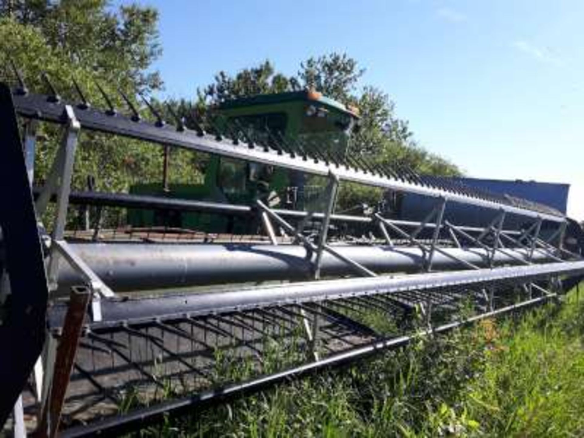 1987 CCIL 722 swather,dsl, PU reels, 26ft