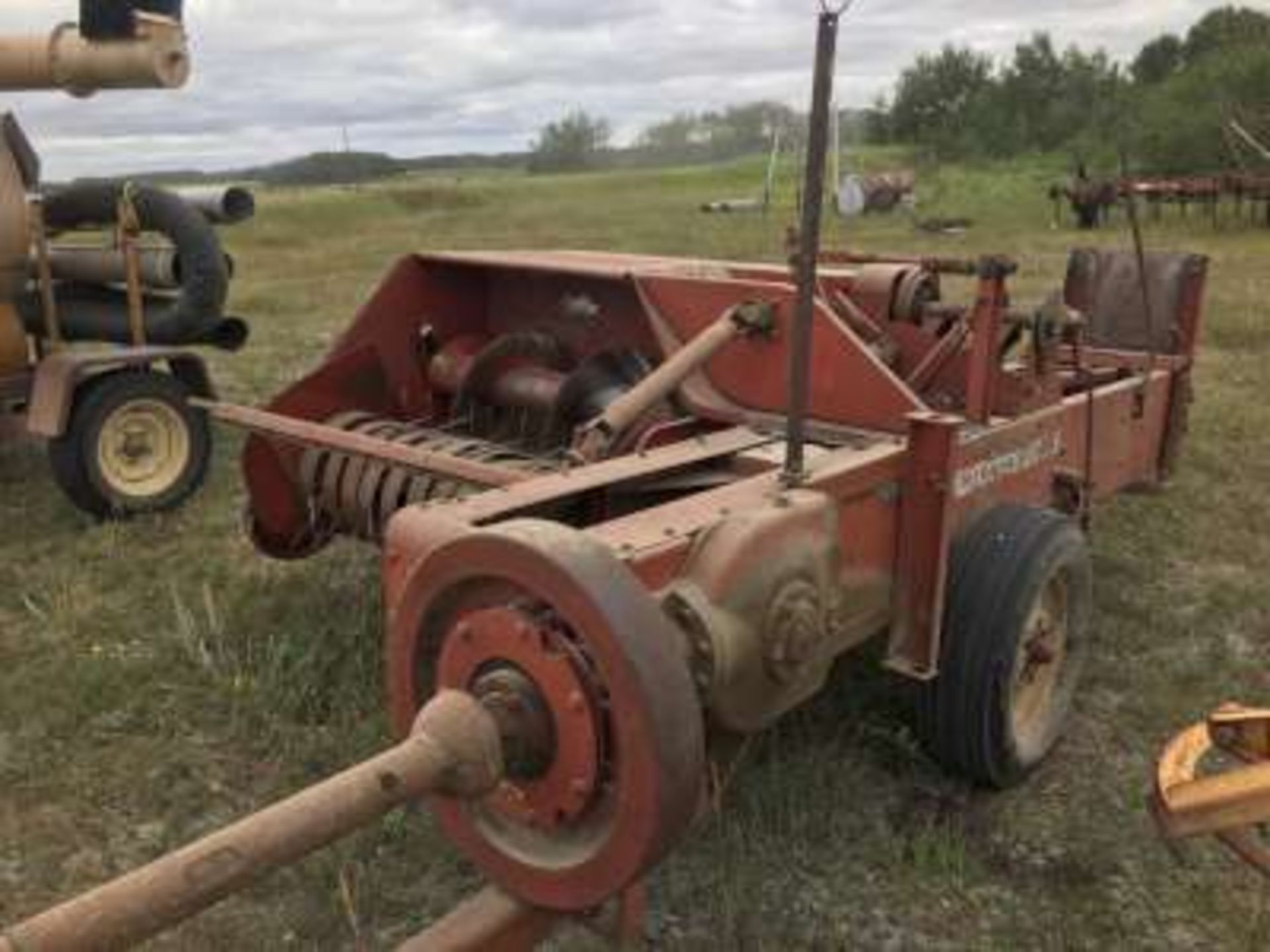 International square baler - Image 2 of 3