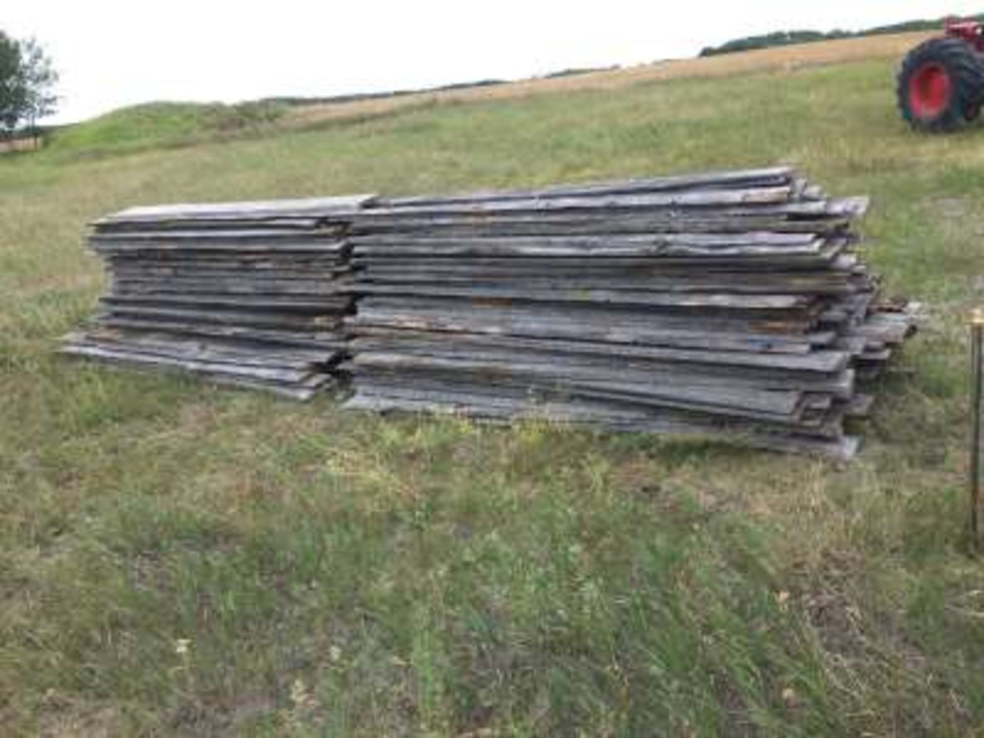 (2) bundles of corral shelter boards