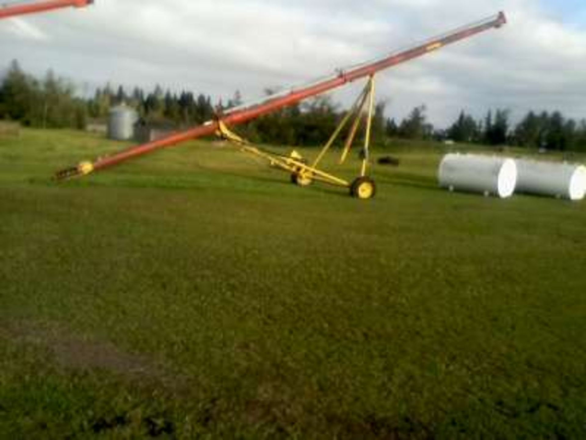 Farm King 8x40 grain auger, pto