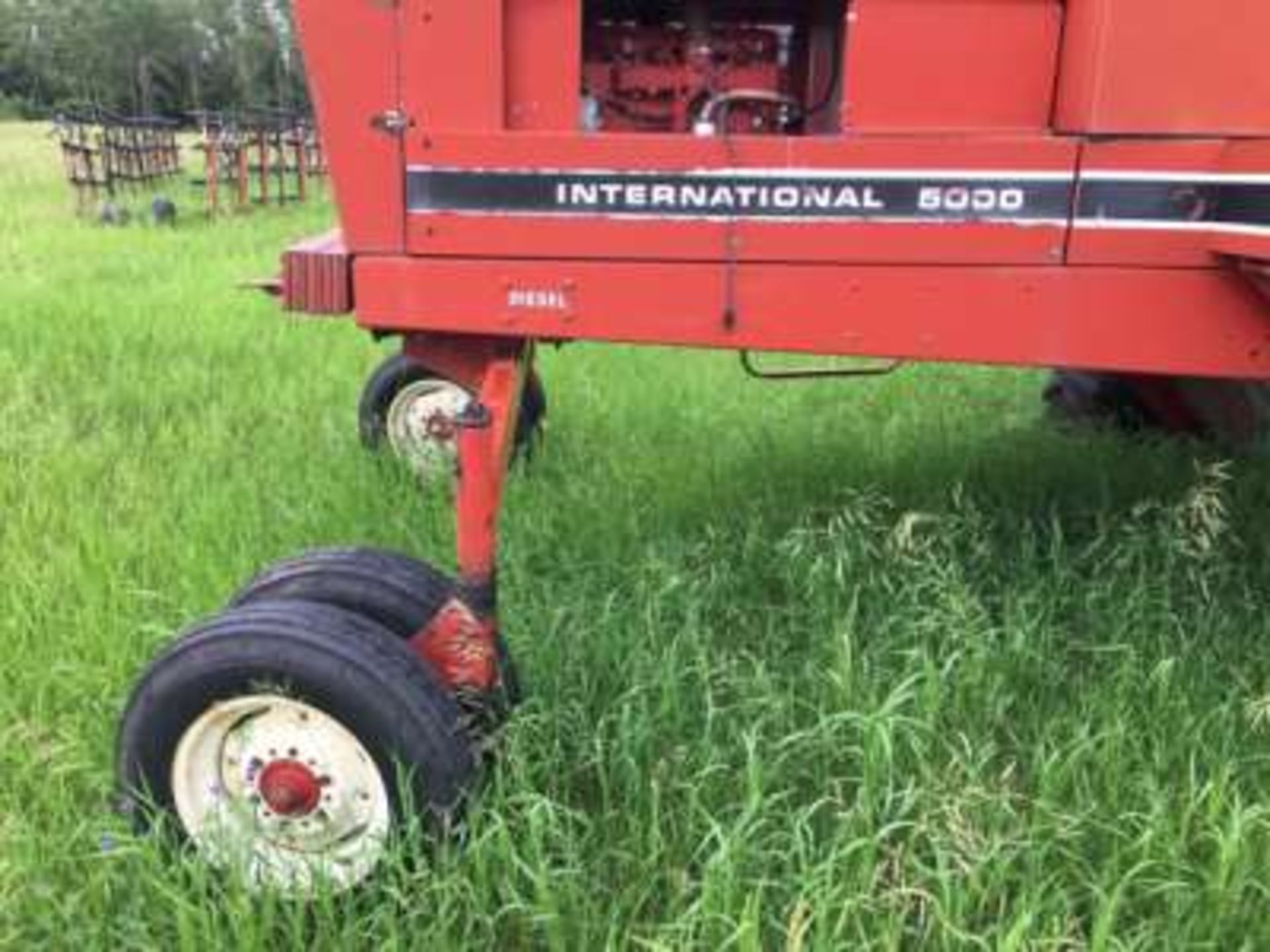 IH 5000 S.P. swather, diesel, cab, 24ft table w/p.u. reels, s/n 1388 - Image 6 of 10