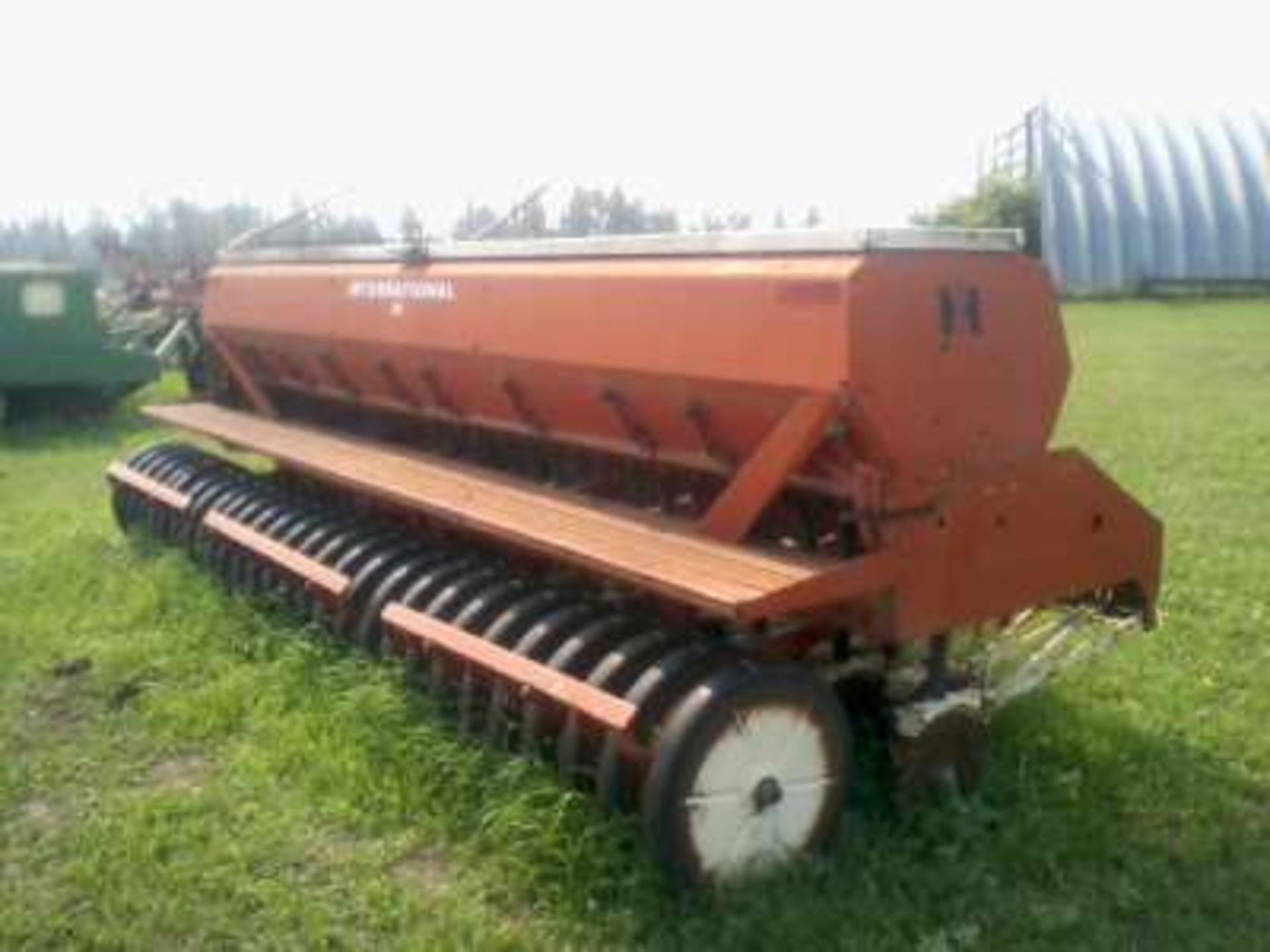 IH 620 Press Drill (12ft)