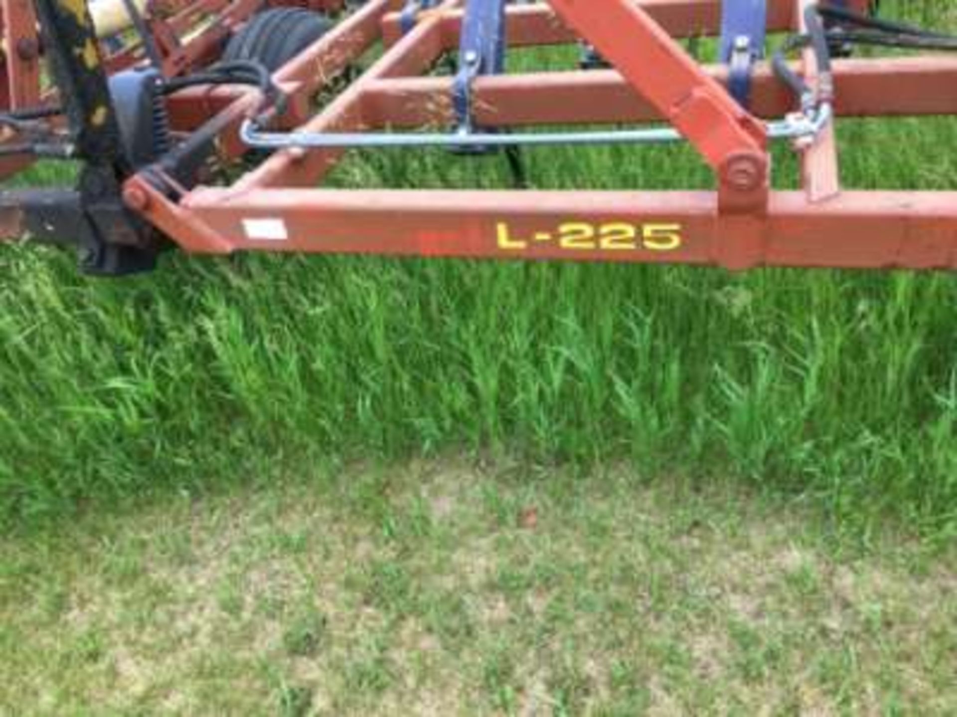 Morris Challenger II L-225 cultivator w/Morris tine harrows, 3bar - Image 2 of 4