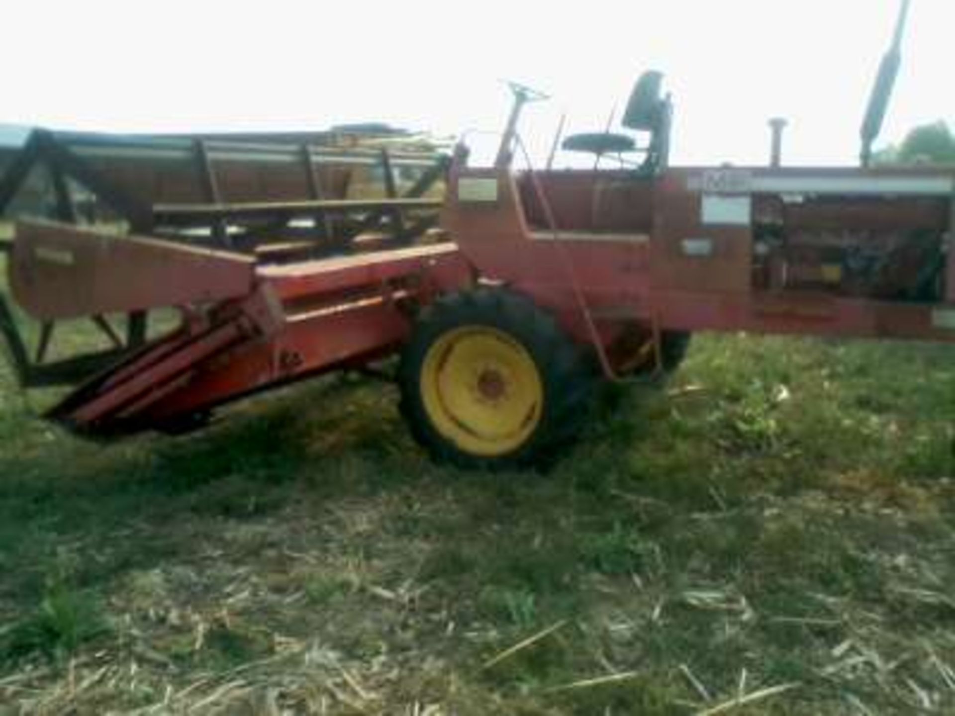 MF 655 15ft s.p. gas swather (good haying unit) - Image 2 of 3