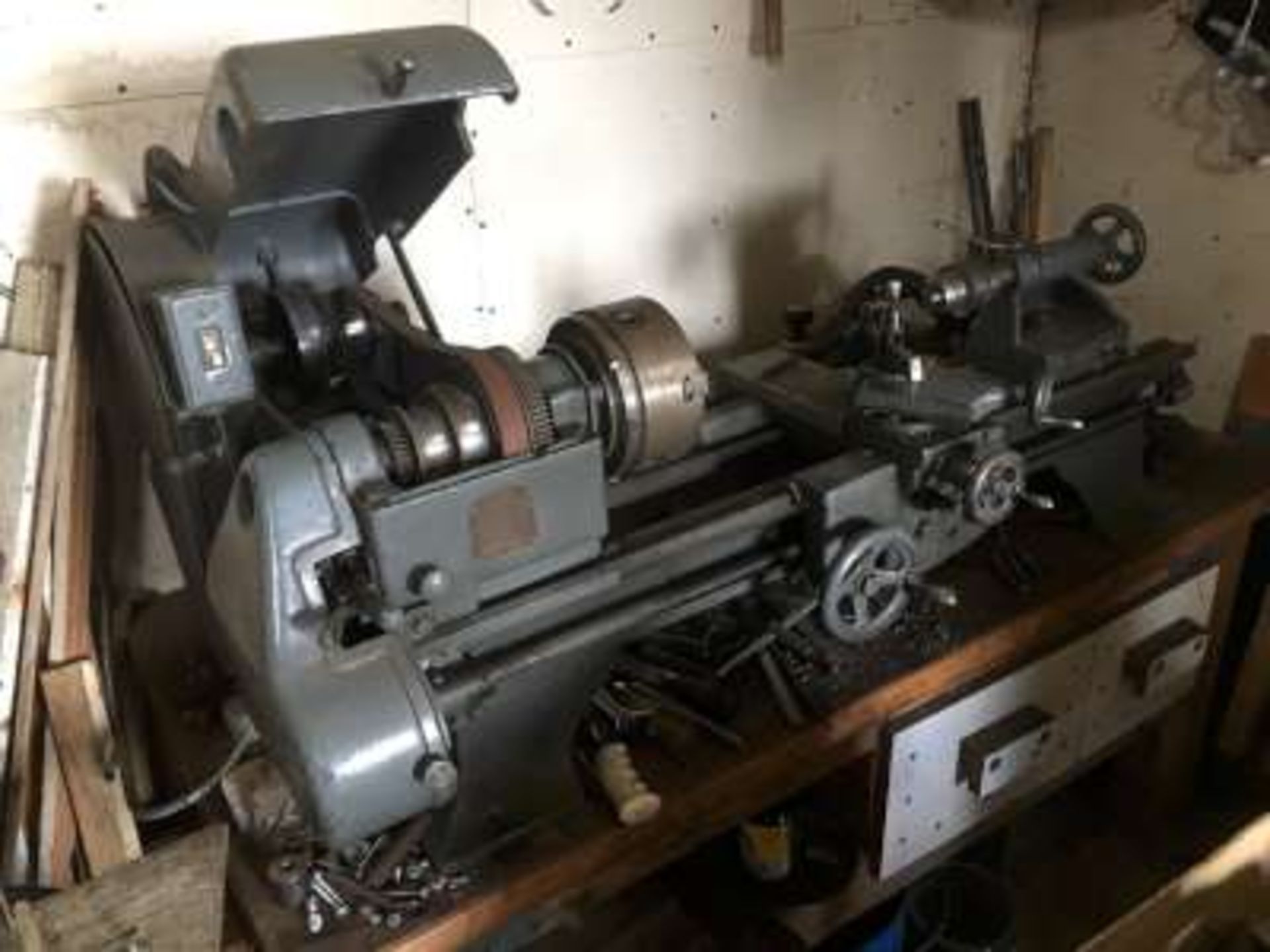 Logan Metal Lathe, model 240, 20in bed