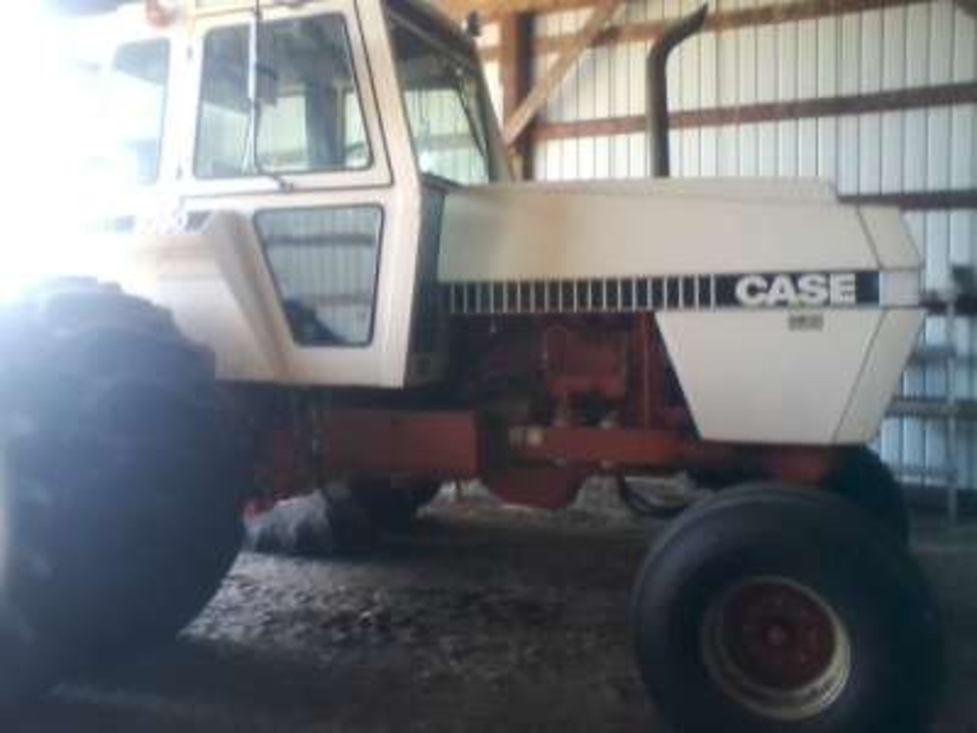 Case 2390 Dsl tractor, approx. 8000hrs, cab, pwr shift, 18.4x38 tires & duals (fair) 24.5x32