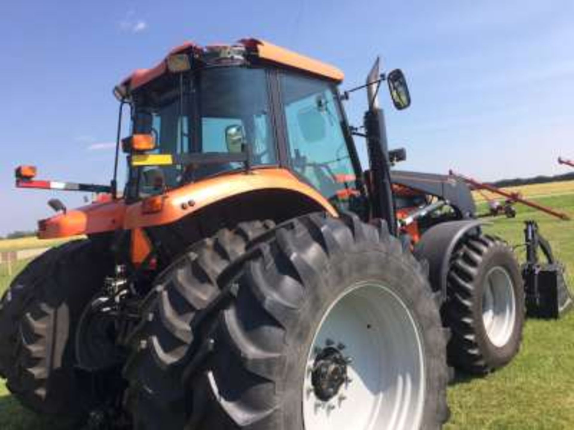 2004 AGCO RT130 FWA Tractor, 4700hrs, pwr shift, 480-R80-38 duals (excellent) 4 hyds, joy stick - Image 7 of 9