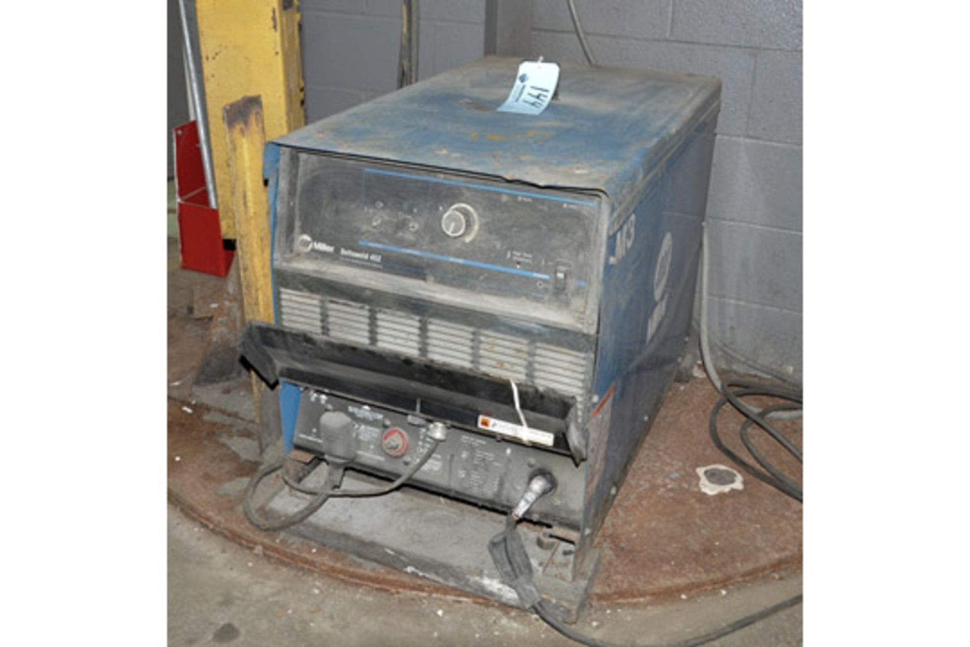 MILLER MODEL DELTAWELD 452, 450-Amp CV-DC Welder with Miller Wire Feeder and Telescoping Boom - Image 2 of 4