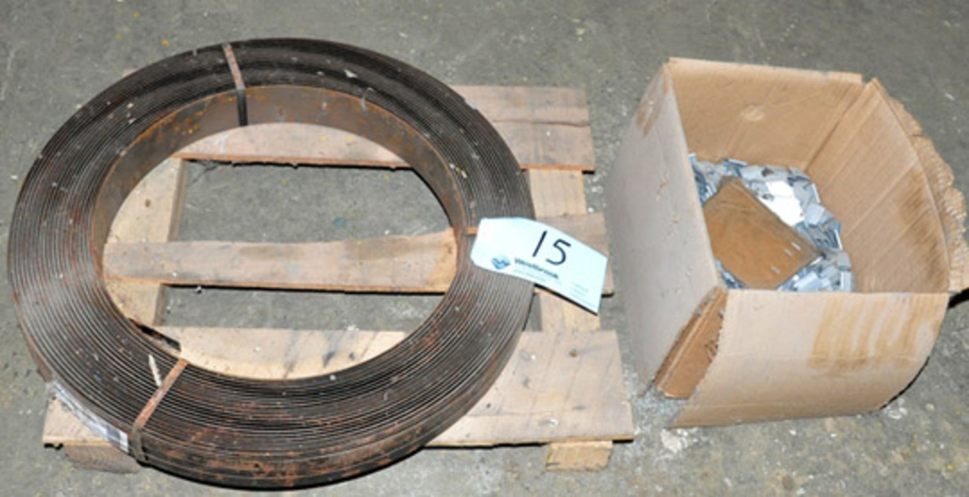 Lot-Steel Banding with Clips