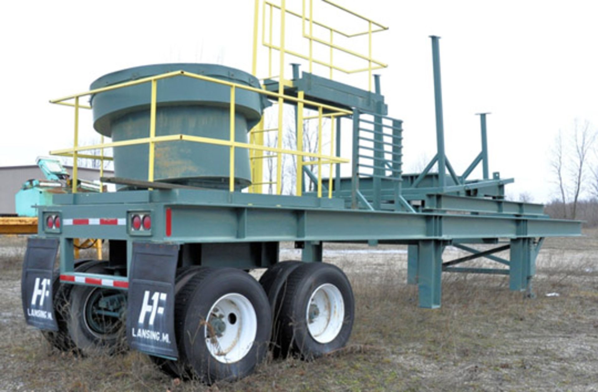 Hartman-Fabco Tandem Axle Custom Fabricated Semi-Trailer Designed for Svedala H-4000 Cone Crusher - Image 3 of 6