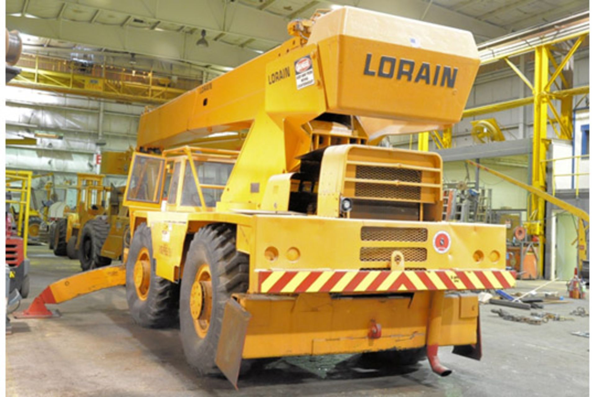 LORAIN MODEL LRT-15H 15-Ton Capacity Diesel Rough Terrain Telescoping Boom Mobile Crane - Image 5 of 10