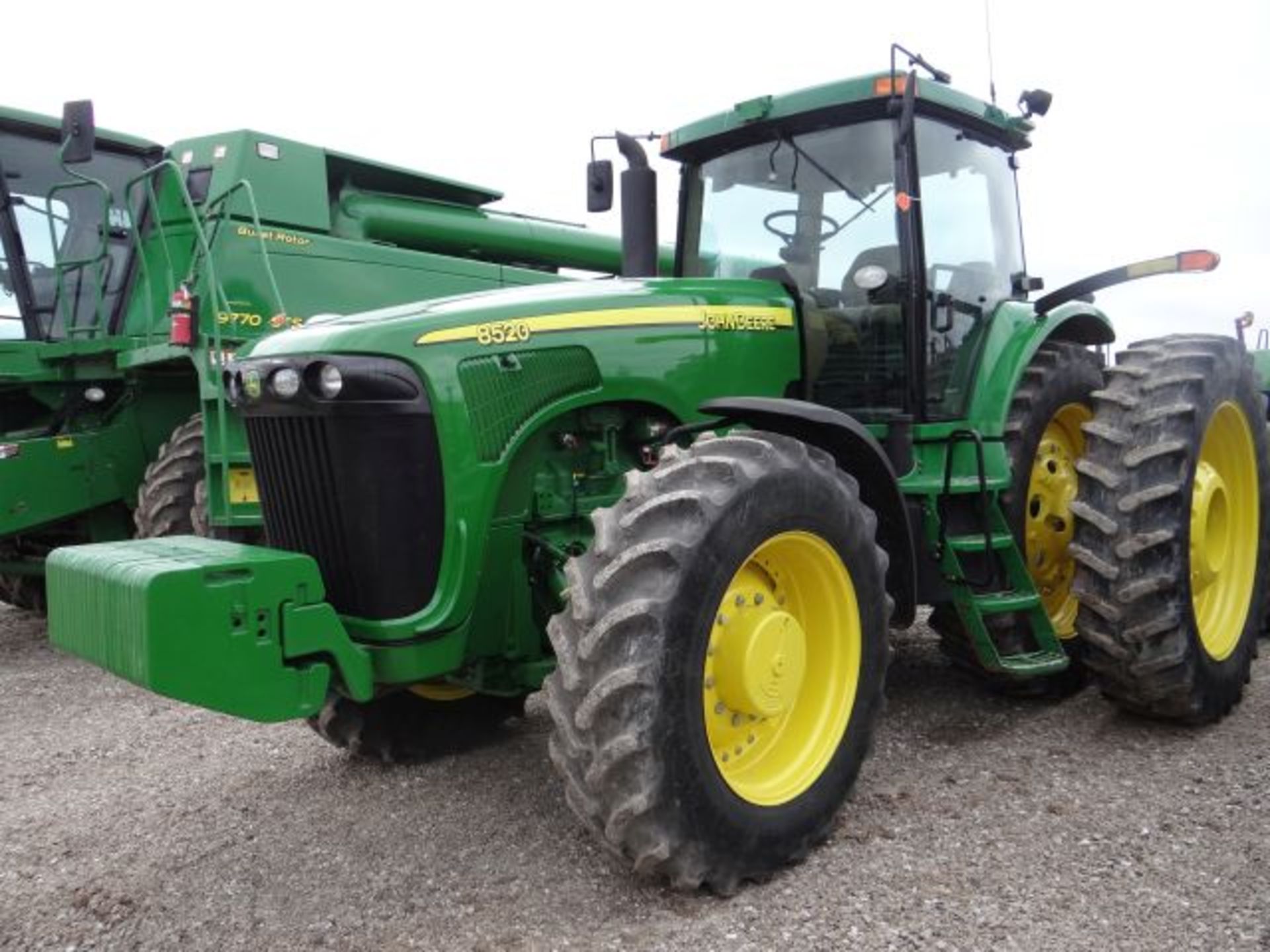 JD8520 Tractor, 2005 Powershift, ILS, 50" Tires, Wt Kit, 4410 hrs - Image 5 of 6
