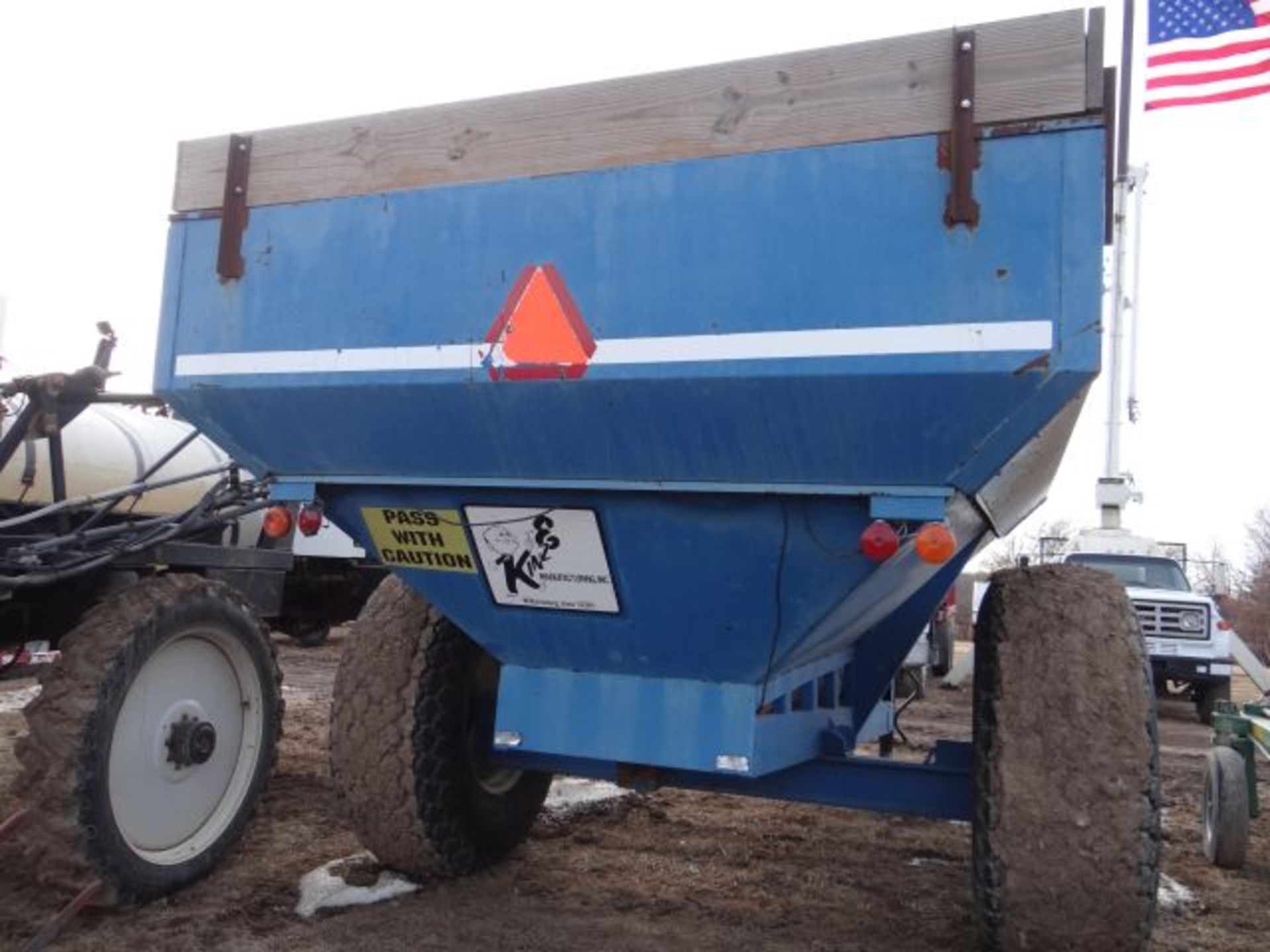 Kinze 600 Grain Cart PTO Driven - Image 4 of 4