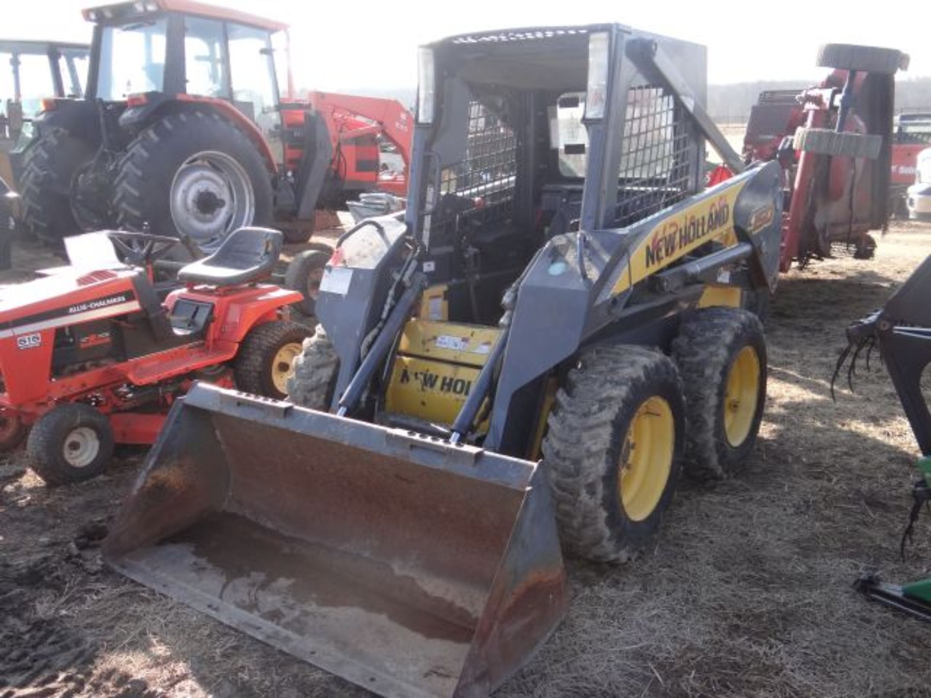 NH L150 Skid Loader, 2008 200 hrs, All New Oil & Filters, Excellent Condition, Aux Hyd, Good Tires - Image 4 of 5