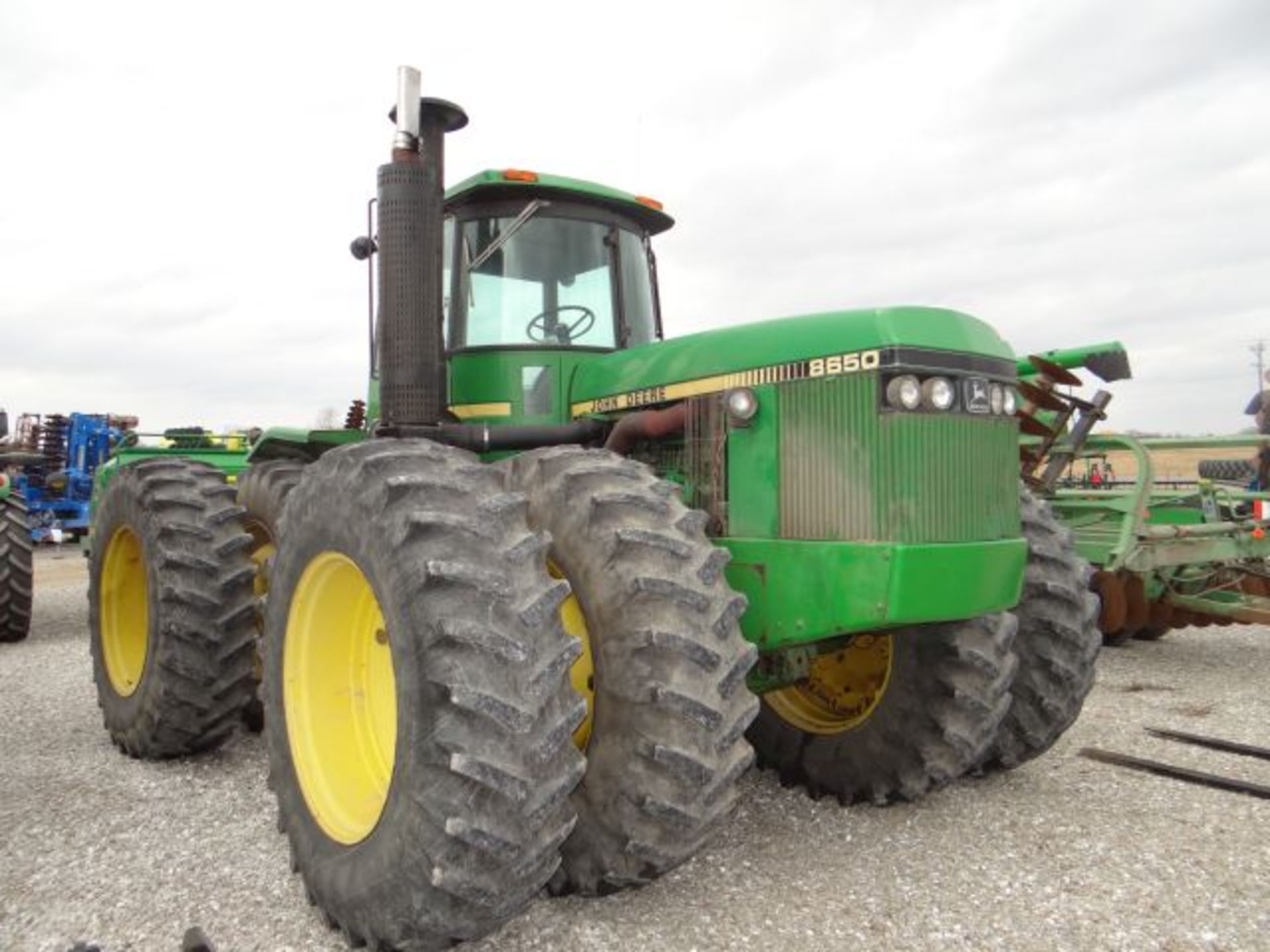 JD 8650 Tractor, 1982 #157562, 4wd, 3pt, Quick Hitch, Rear Pto, 4 Rear Scv, 20.8R-38 Tires Insides