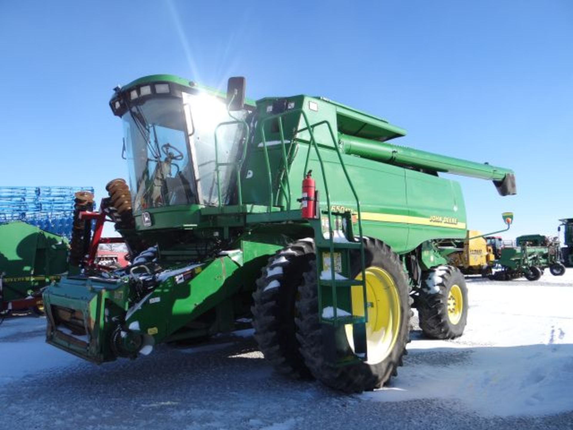 JD 9650STS Combine, 2001 #155342 Front tires Duals Goodyear 18.4x42. Rear 18.4x26. Aftermarket - Image 6 of 7