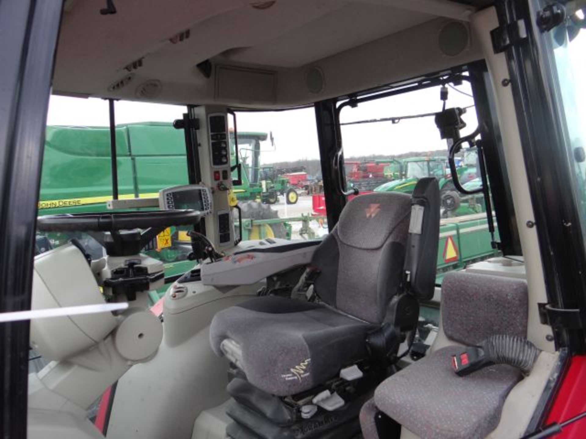 MF 7618 Tractor, 2014 #151639, MFWD, Cab, A/C, Radio, Joystick, IVT Transmission, 2 Scv's, 540/ - Image 6 of 6