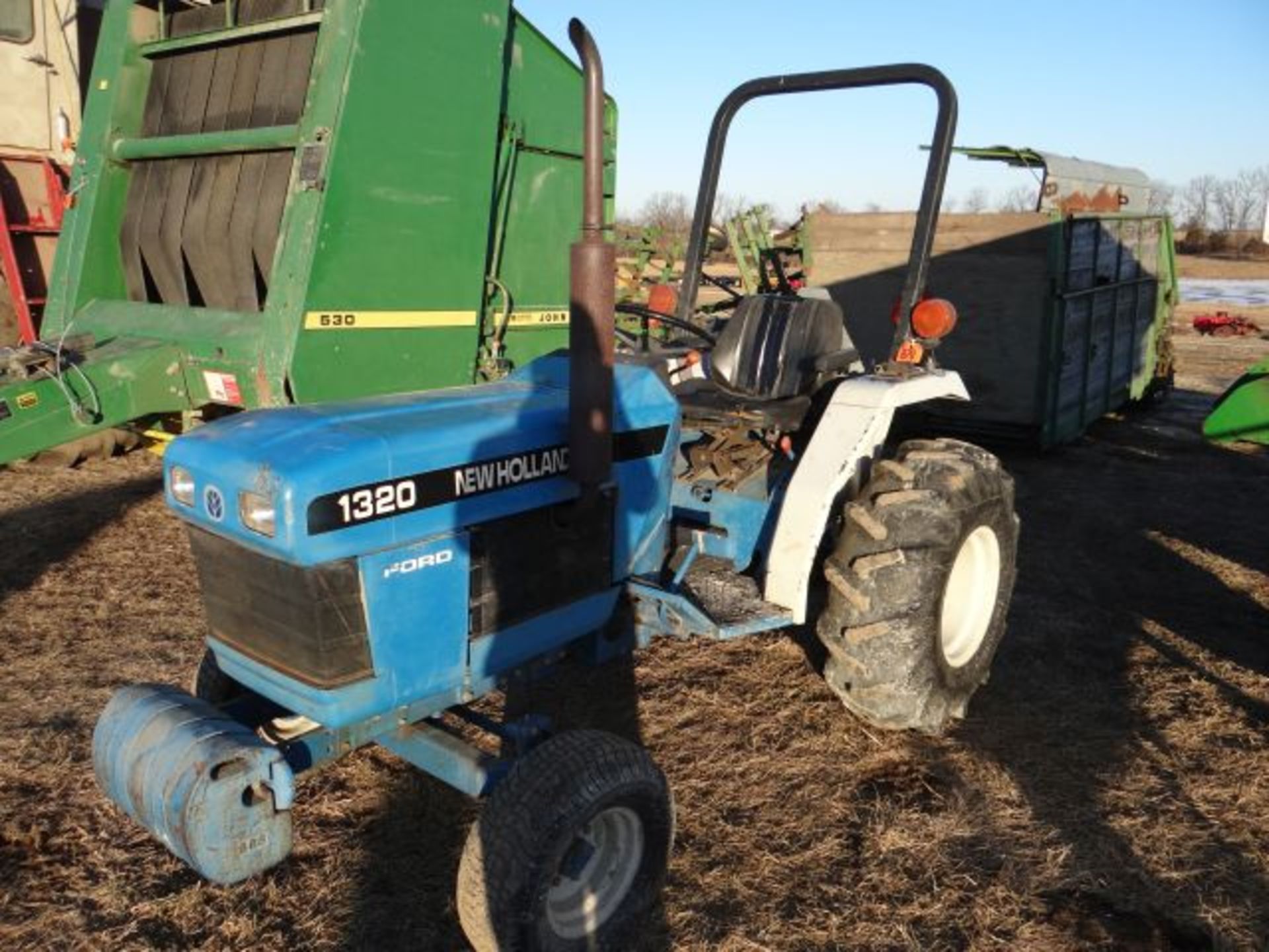 NH 1320 Tractor, 1998 Diesel, Manual in Shed - Image 4 of 4