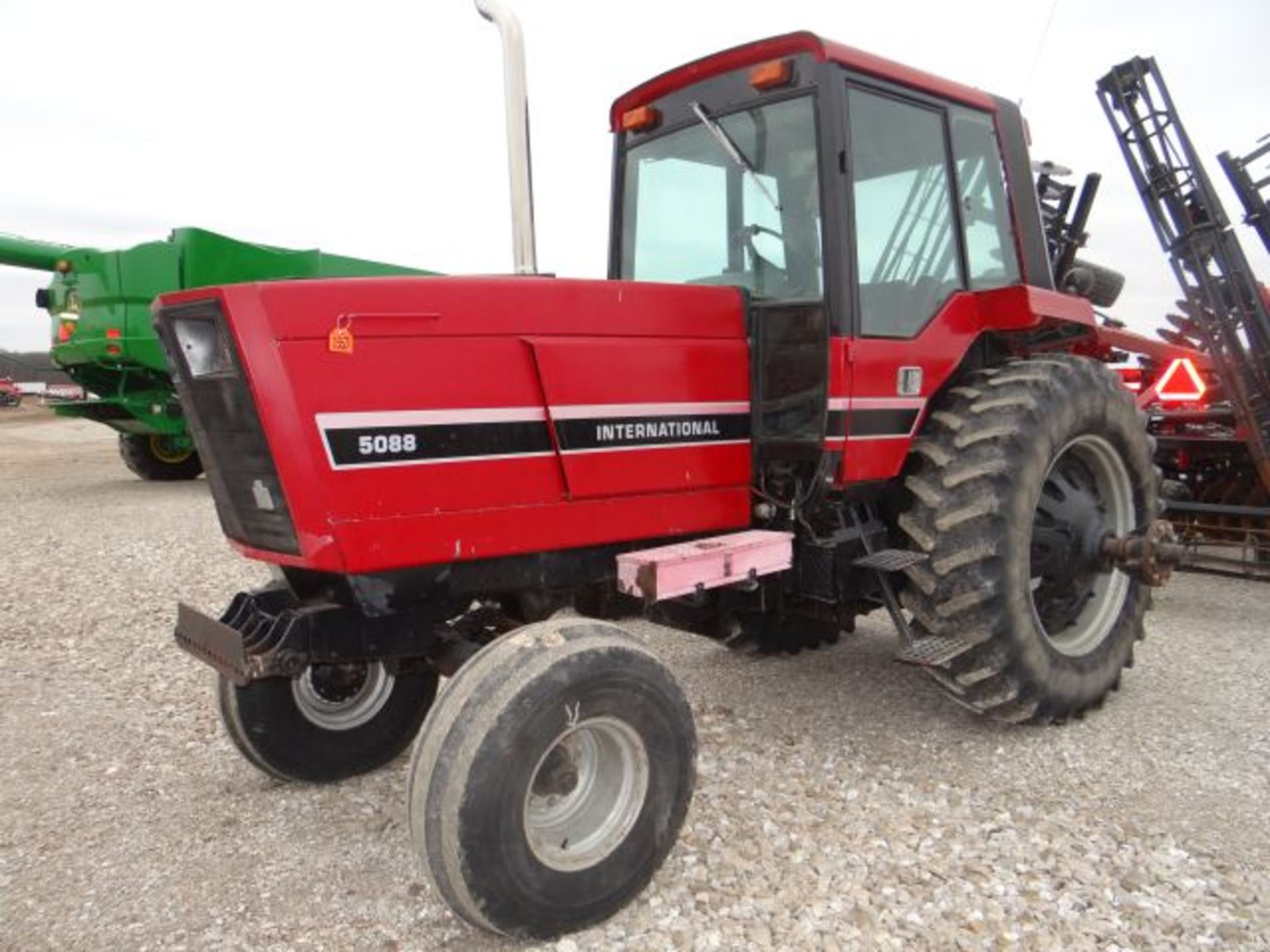 IH 5088 Tractor, 1981 w/ Duals, 4375 hrs - Image 5 of 6