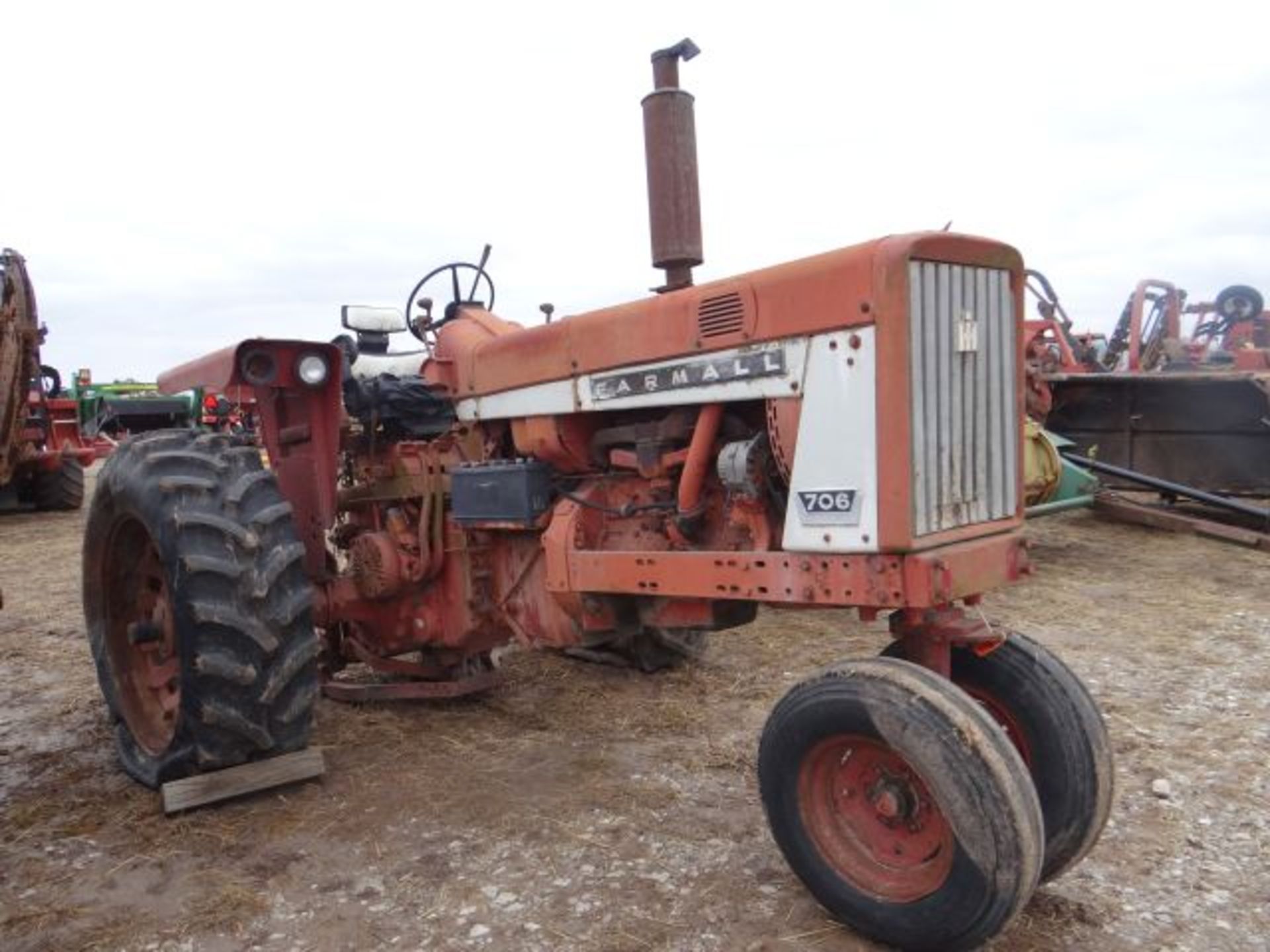 IH 706 Tractor Does Not Run - Image 5 of 6