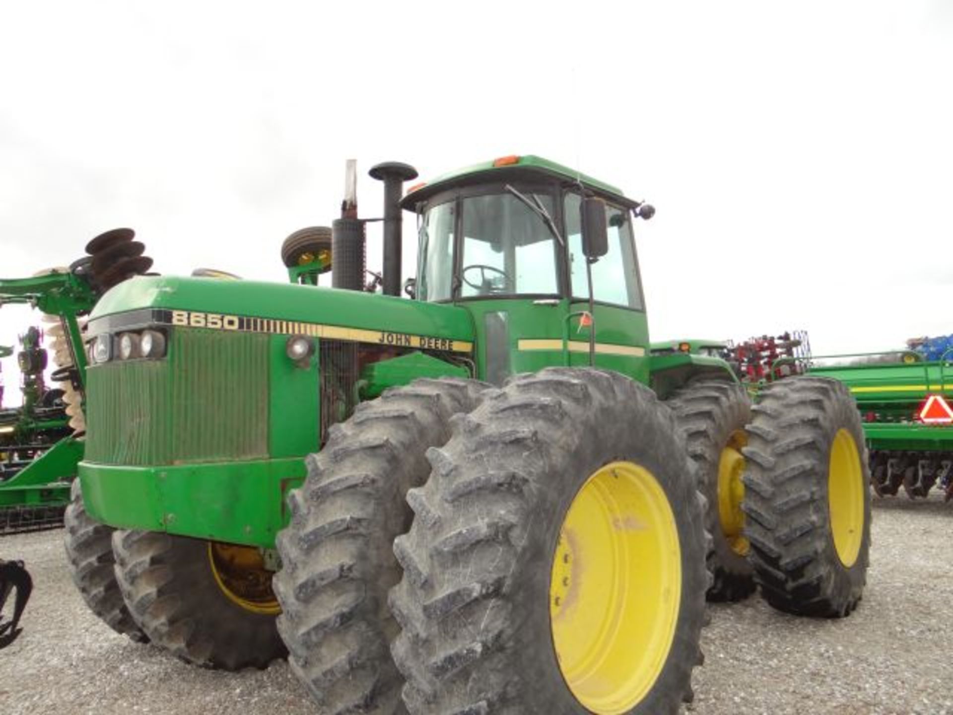 JD 8650 Tractor, 1982 #157562, 4wd, 3pt, Quick Hitch, Rear Pto, 4 Rear Scv, 20.8R-38 Tires Insides - Image 2 of 4