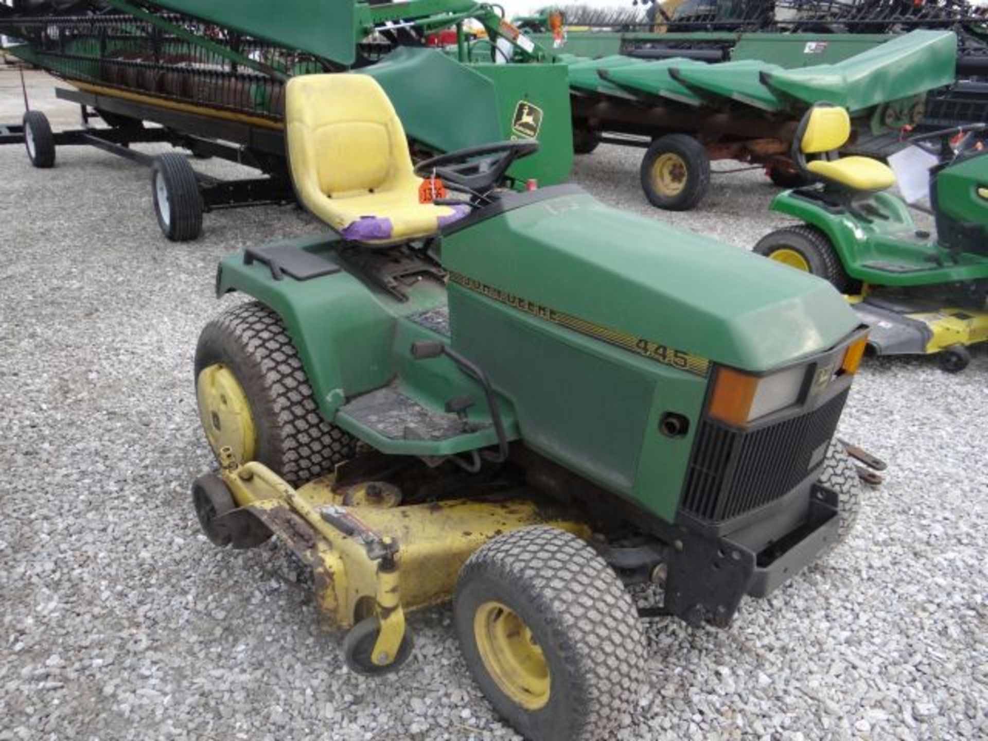 JD 445 Lawn Mower 1076 hrs - Image 3 of 6
