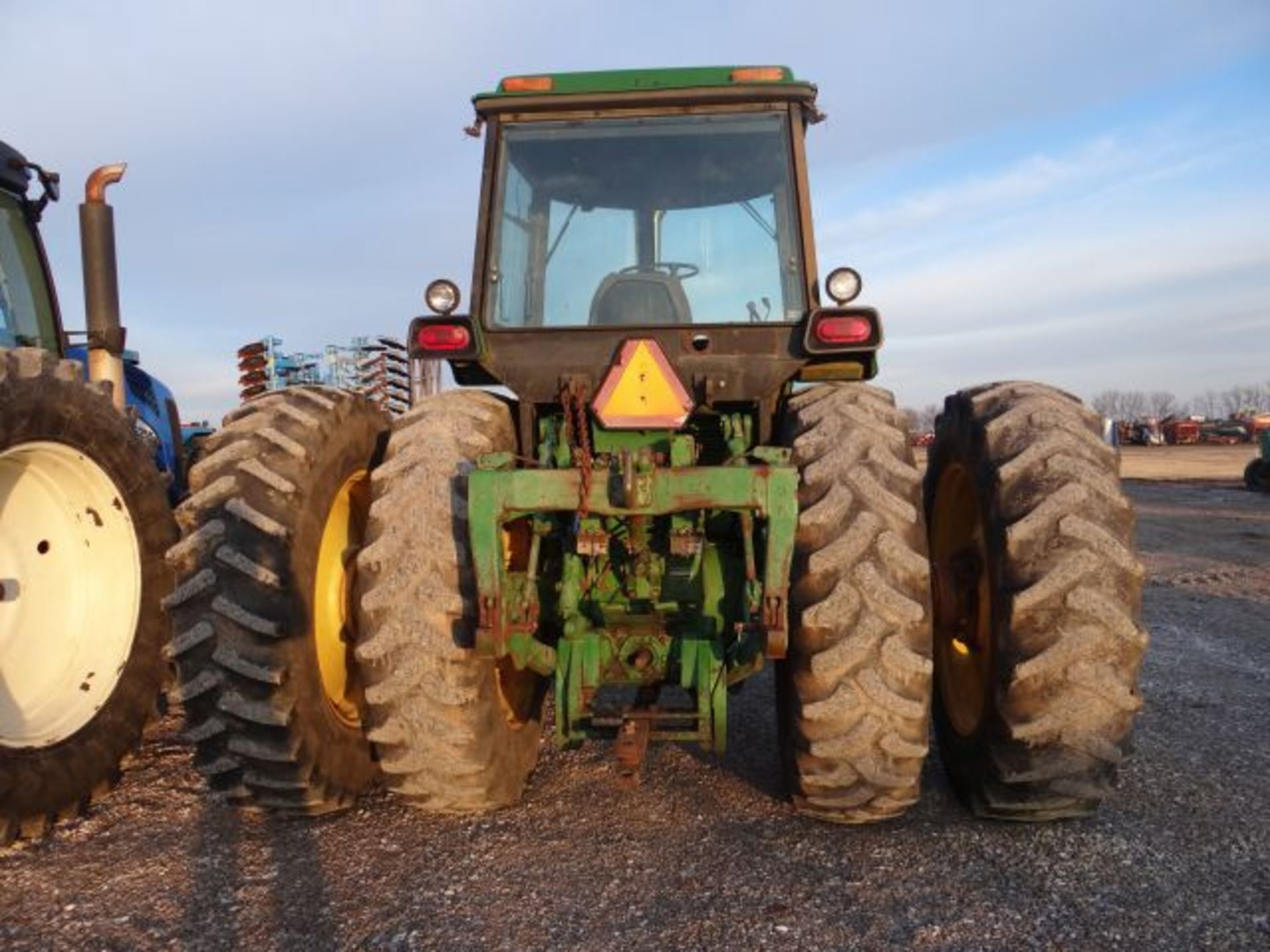 1981 JD 4640 Tractor 9330 hrs, 160-180hp, 3pt Hitch, 3 SCV, sn# 4640H023975RW - Image 4 of 5