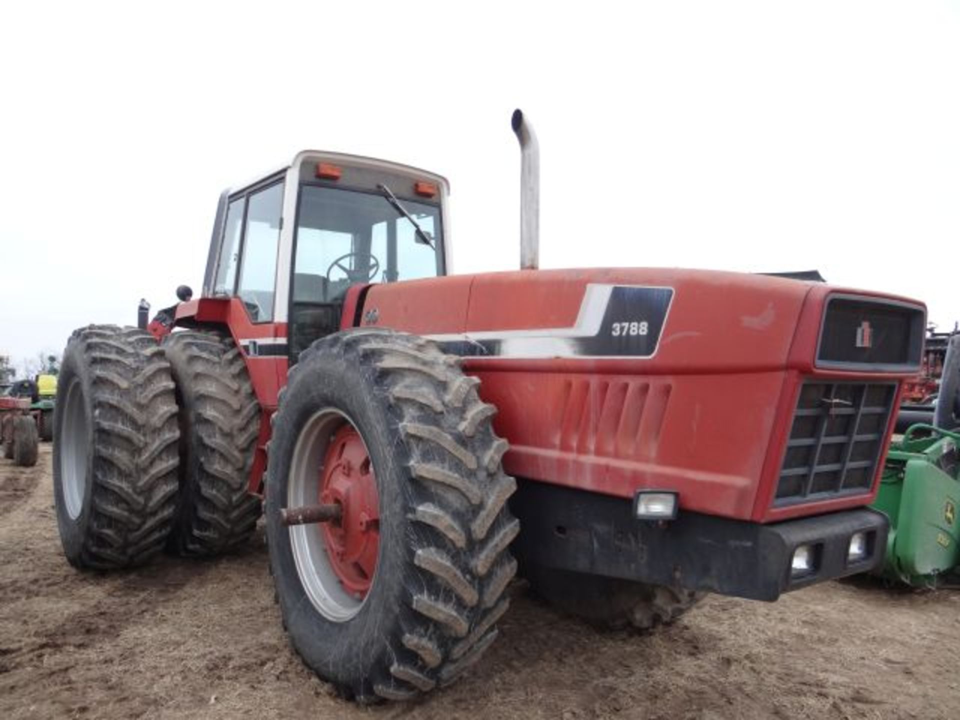 IH 3788 Tractor 3100 hrs, CAH, Works Great, 20.8x38 Duals