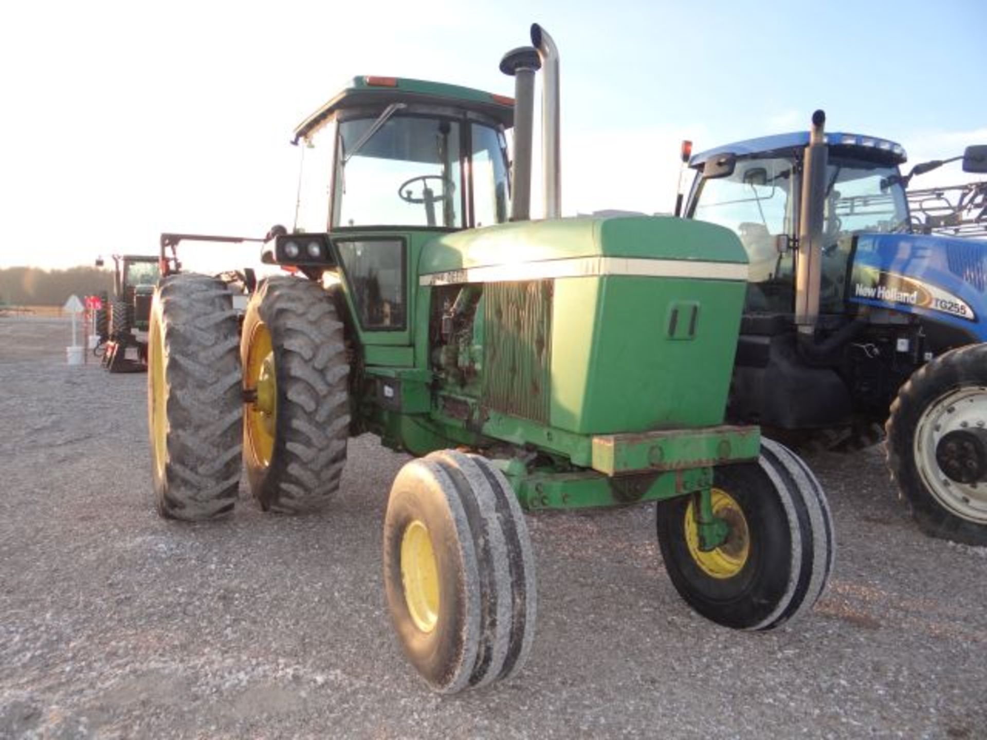 1981 JD 4640 Tractor 9330 hrs, 160-180hp, 3pt Hitch, 3 SCV, sn# 4640H023975RW - Image 2 of 5