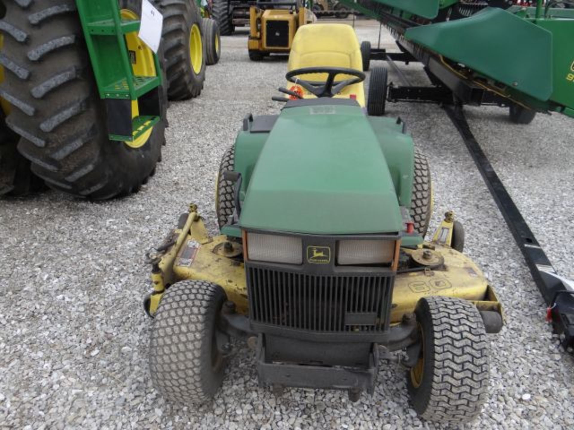 JD 445 Lawn Mower 1076 hrs - Image 2 of 6
