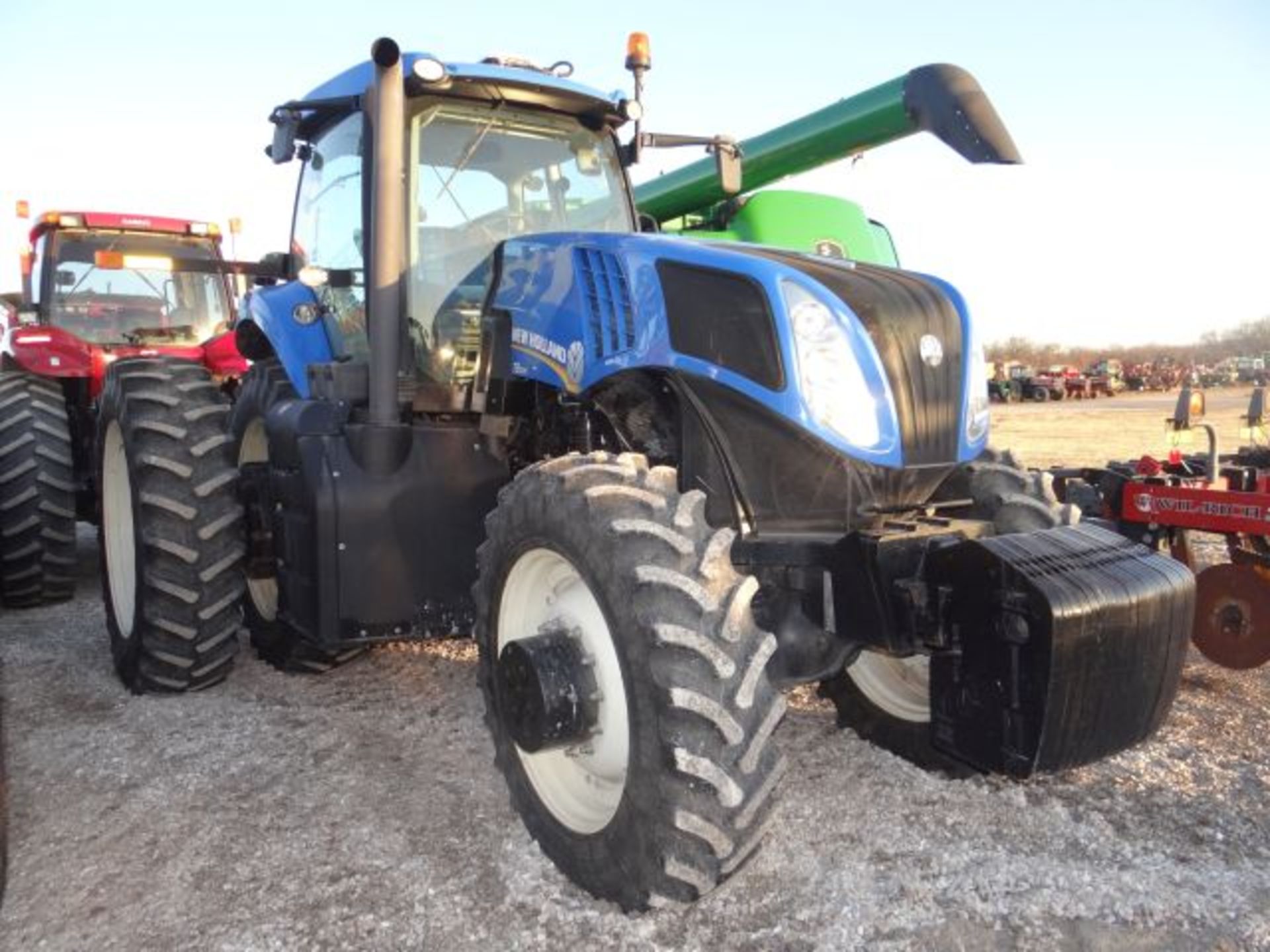 NH T8300 Tractor sn# ZBRC08818 - Image 3 of 5