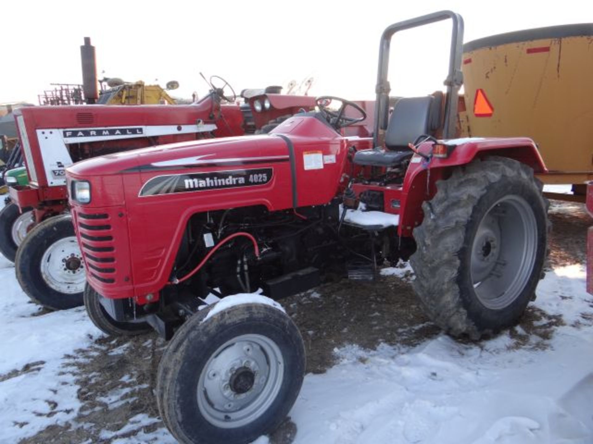 Mahindra 4025 Tractor, 2011 Has Had New Dash\Hour Meter