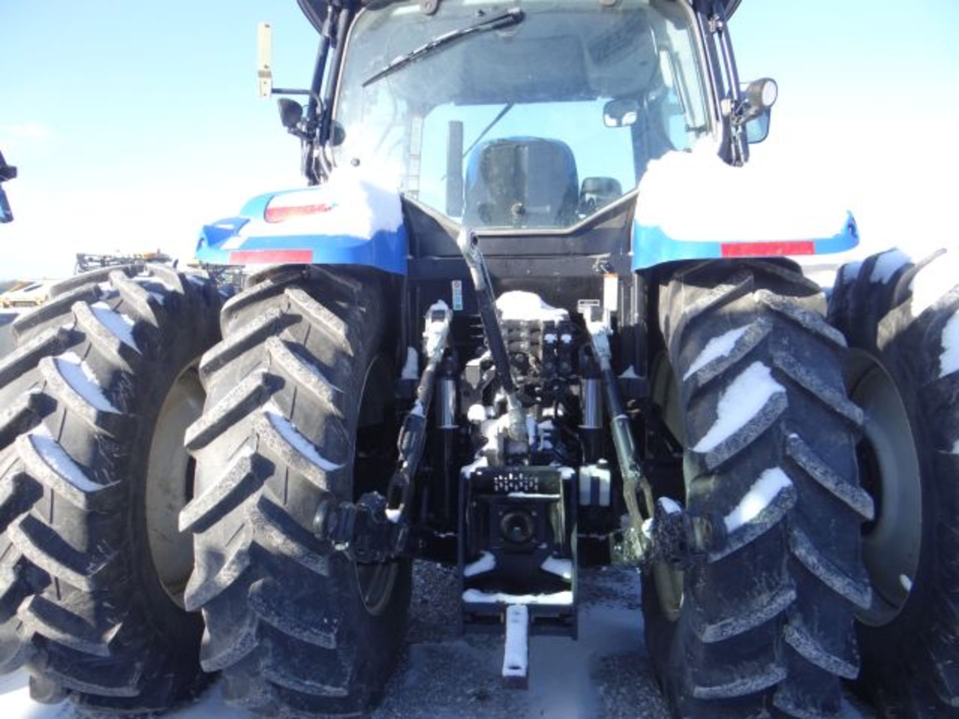 NH T6.165 Tractor, 2013 with 845 Loader, 3 Remotes, FWD, No Bucket, sn#ZDBD02007, 1198 hrs - Image 4 of 5