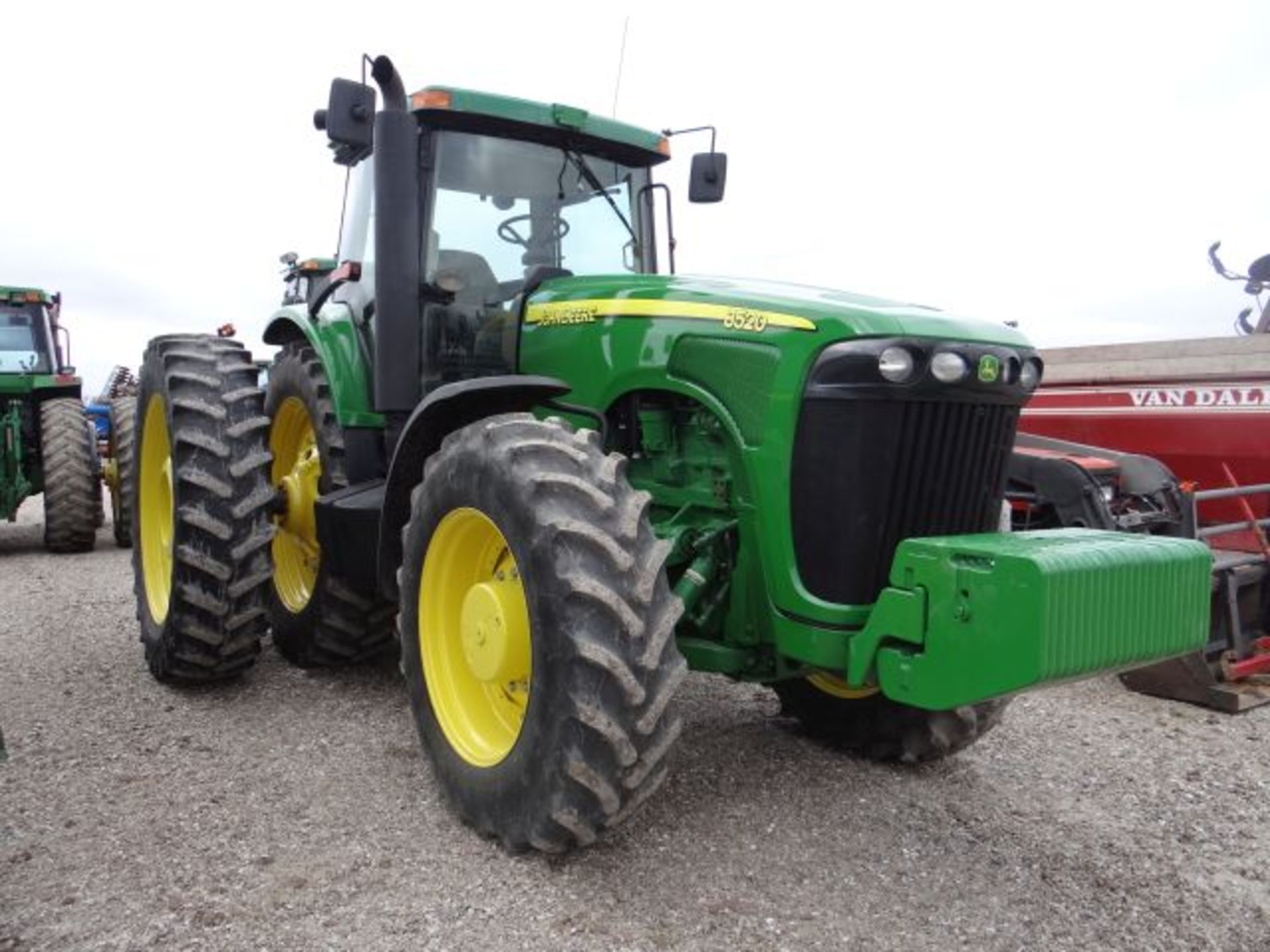 JD8520 Tractor, 2005 Powershift, ILS, 50" Tires, Wt Kit, 4410 hrs