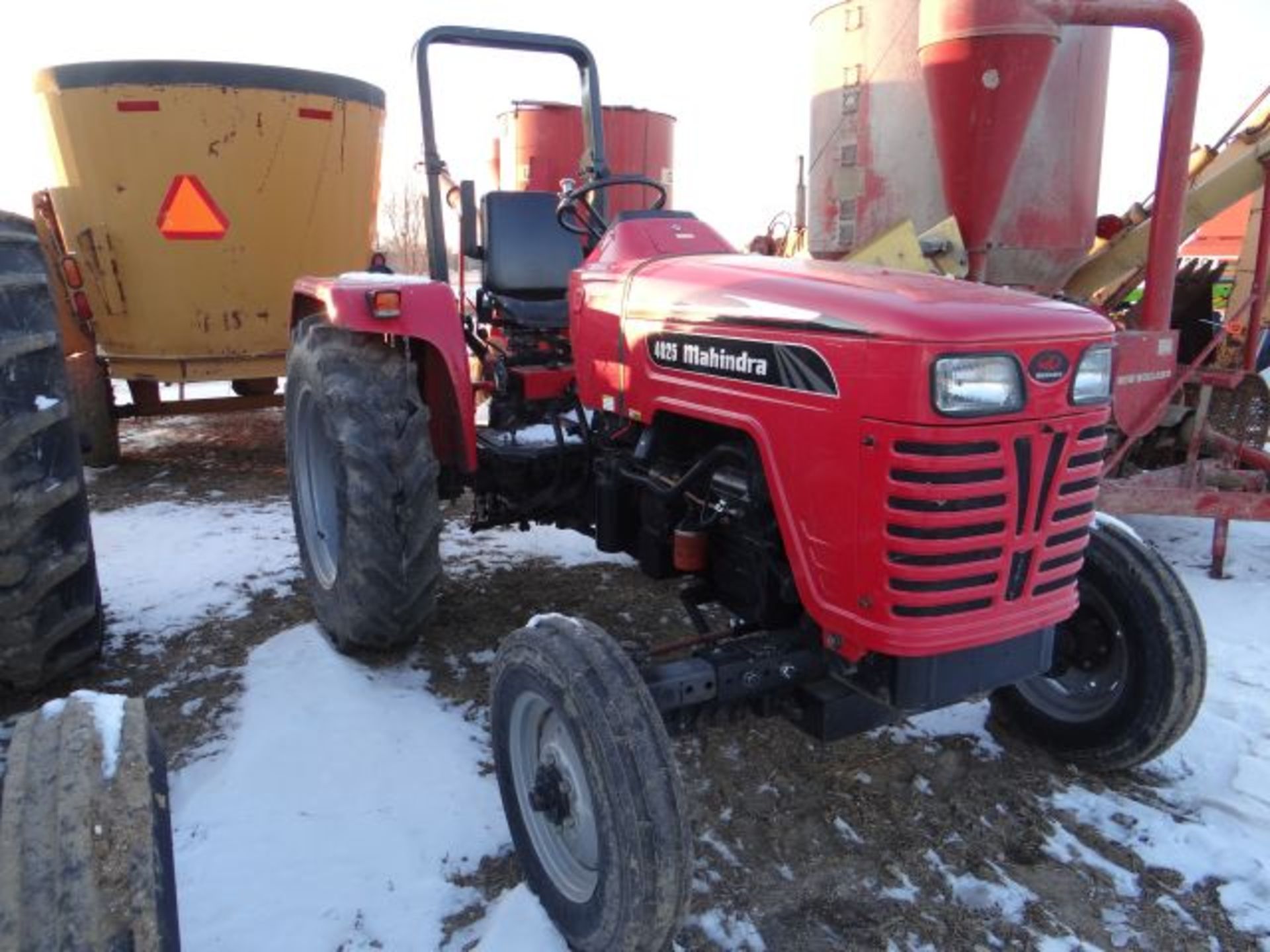 Mahindra 4025 Tractor, 2011 Has Had New Dash\Hour Meter - Image 3 of 4