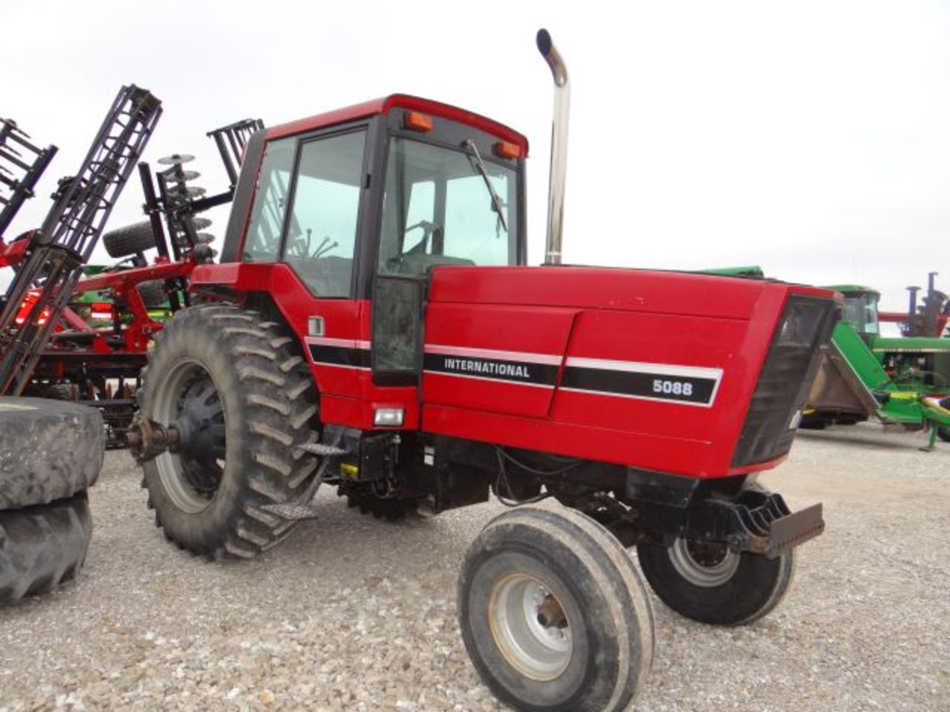 IH 5088 Tractor, 1981 w/ Duals, 4375 hrs