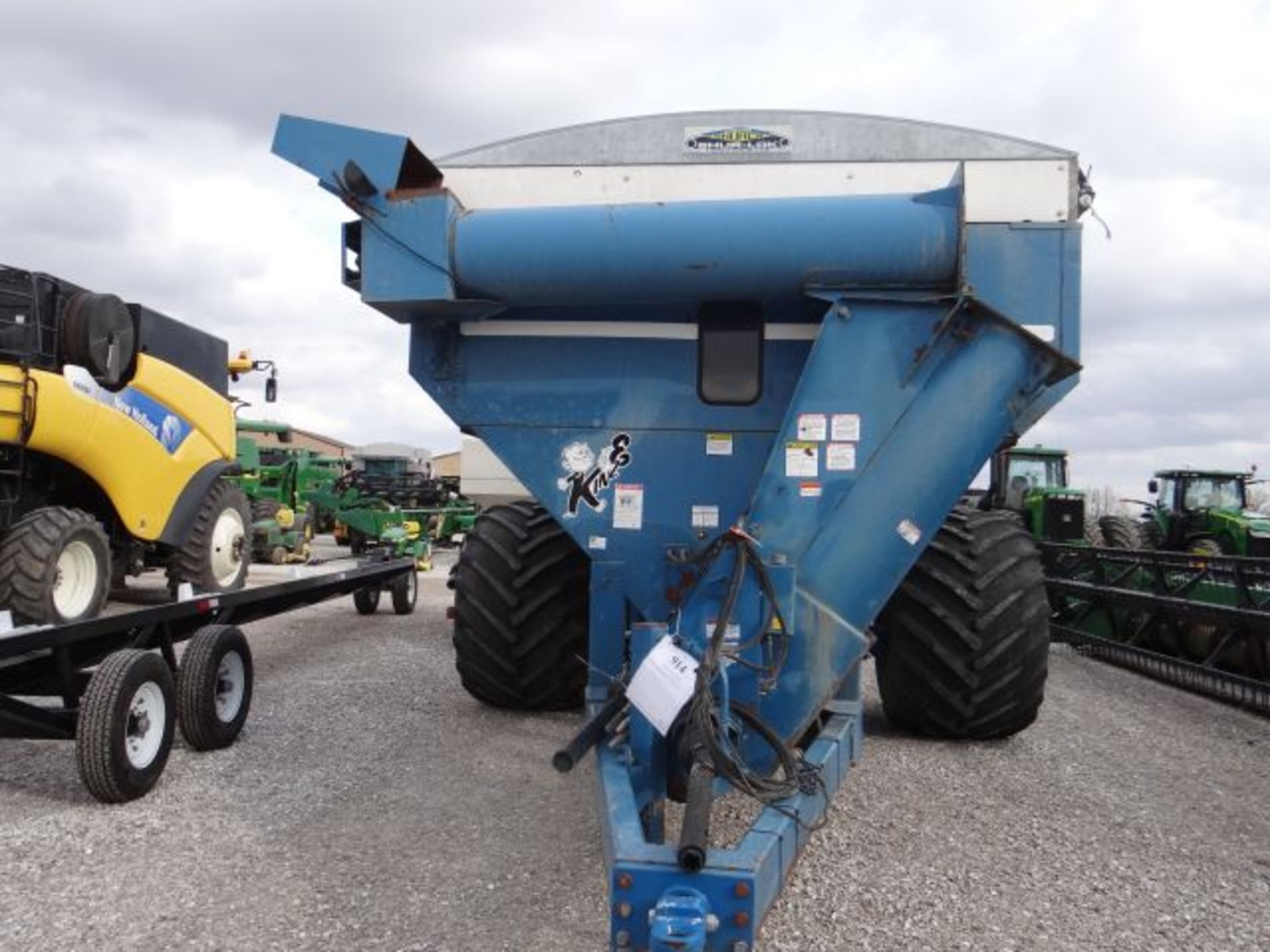 Kinze 840 Grain Cart, 1994 #148557, 840 Bushel, 66X43.00X25 Tires, Tarp, sn# 500854 - Image 2 of 4