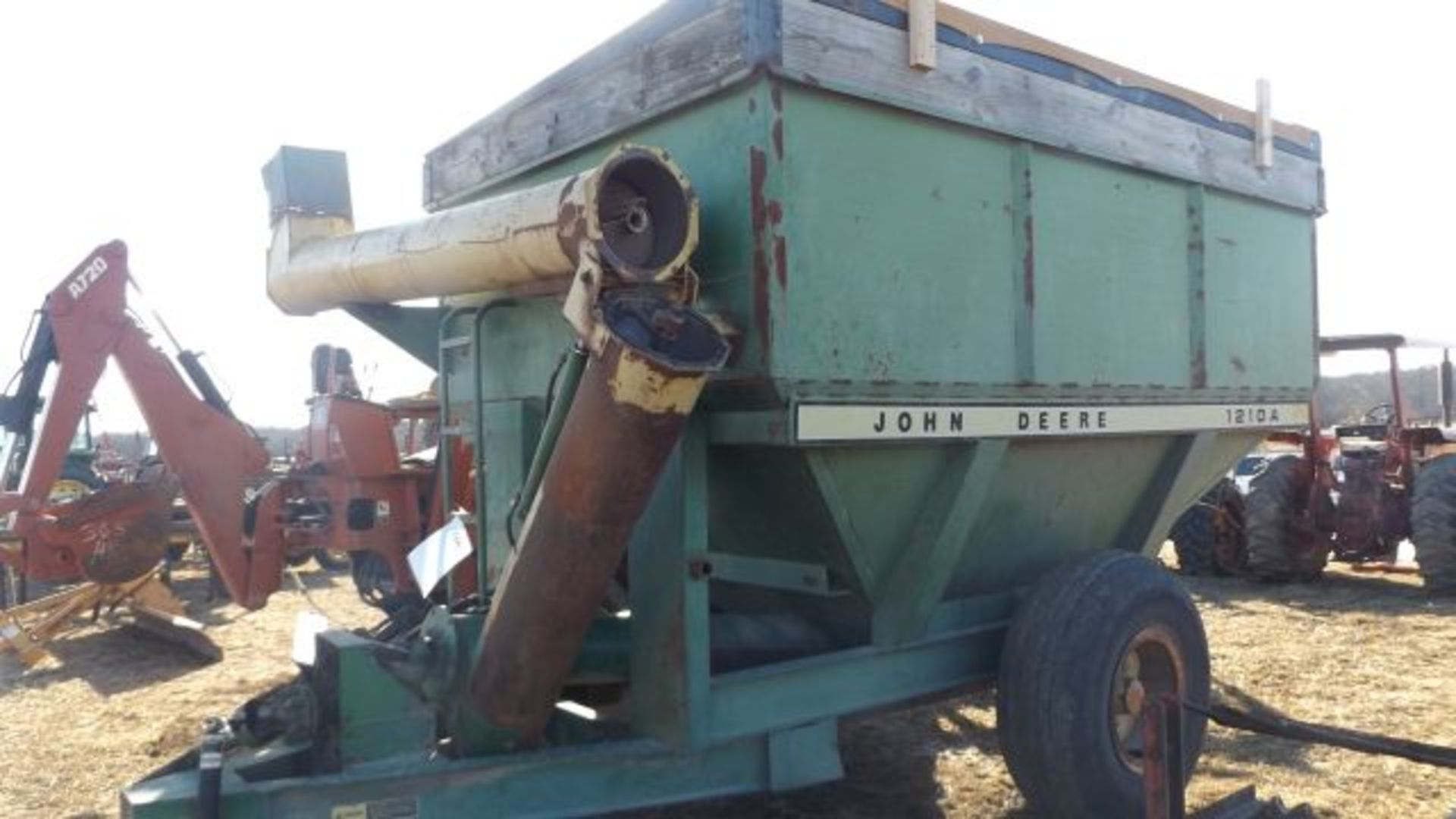 JD 1210A Grain Cart